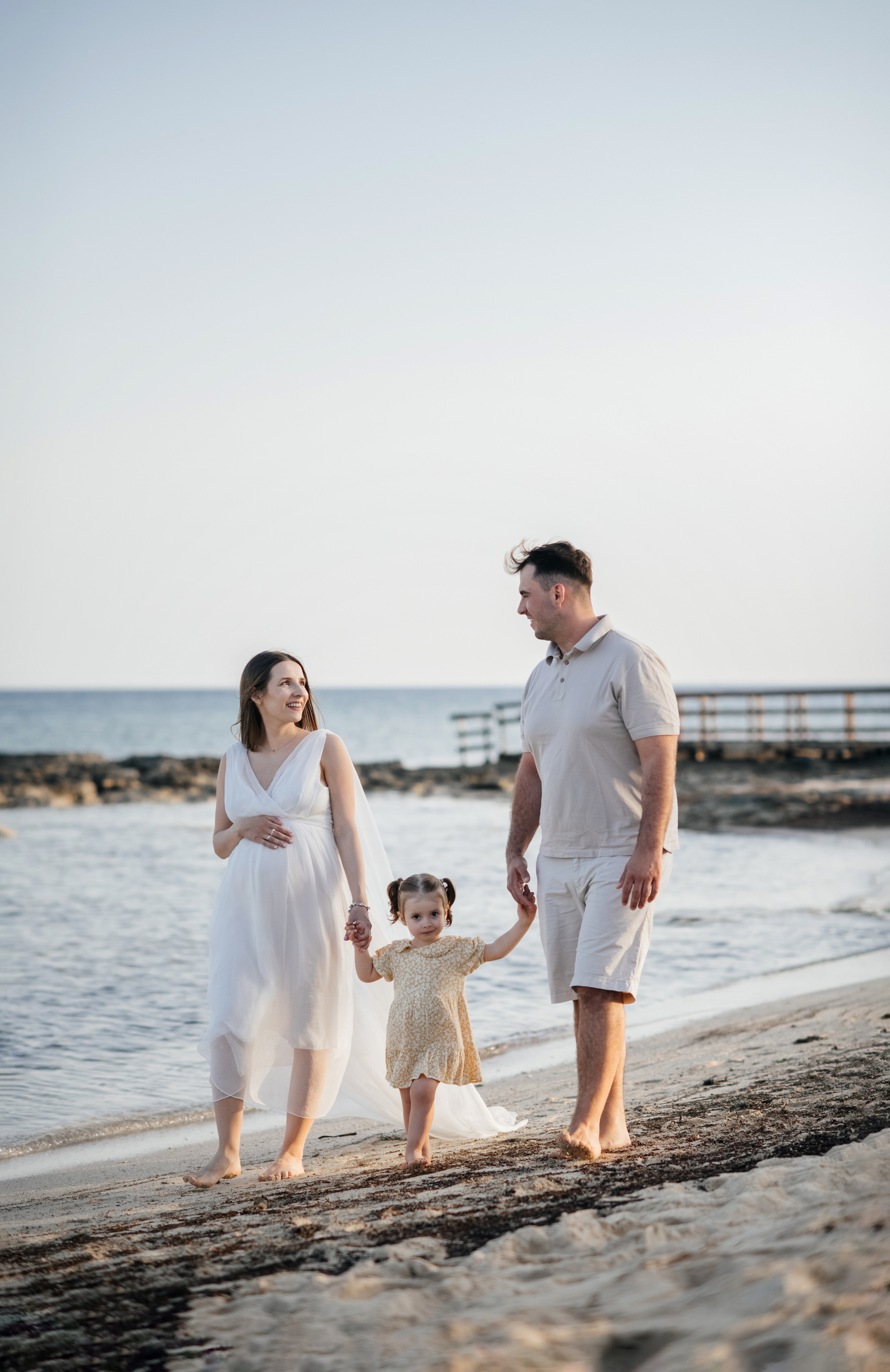 На безлюдном пляже. Фотограф на Кипре