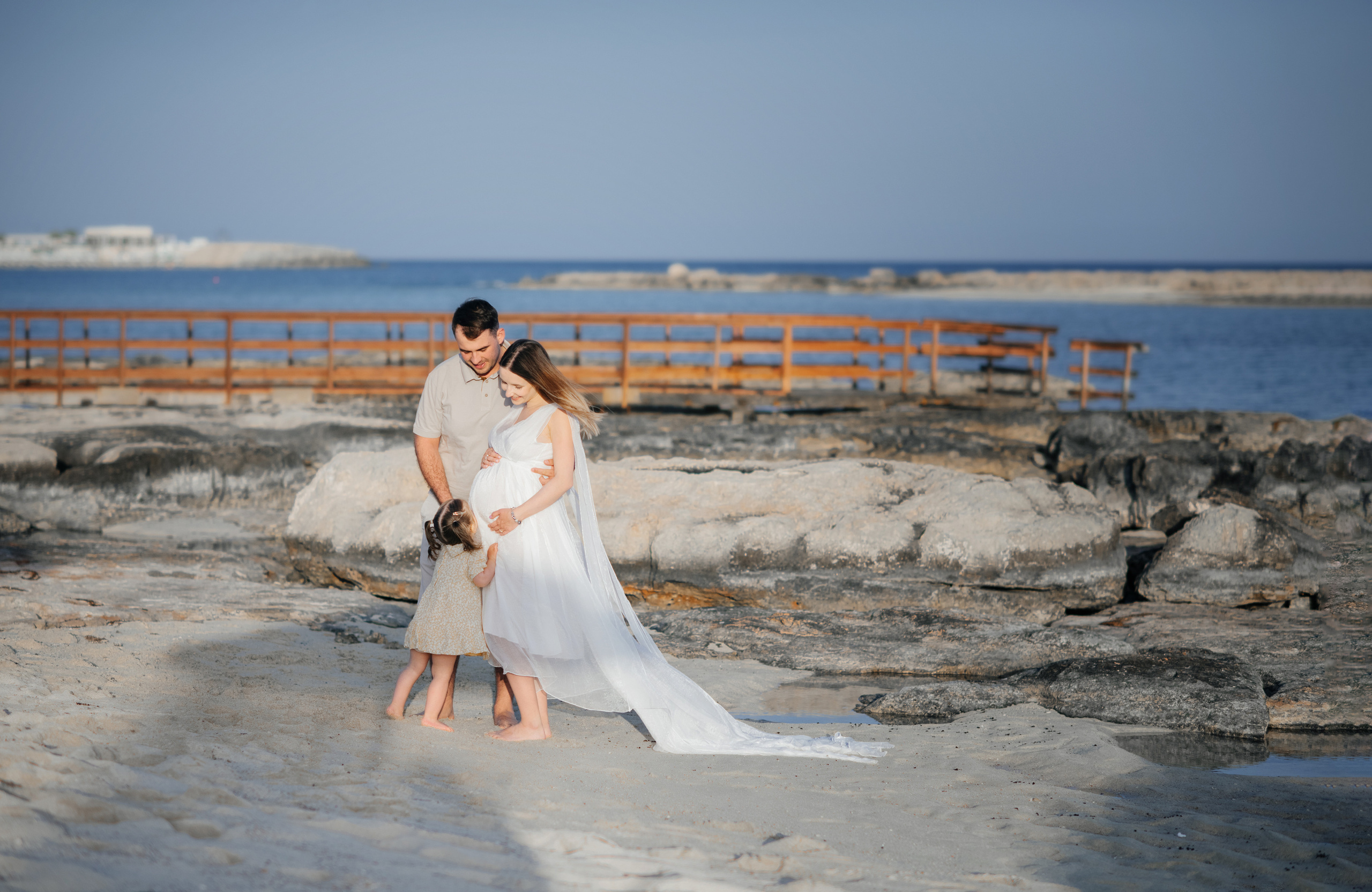 На безлюдном пляже. Фотограф на Кипре