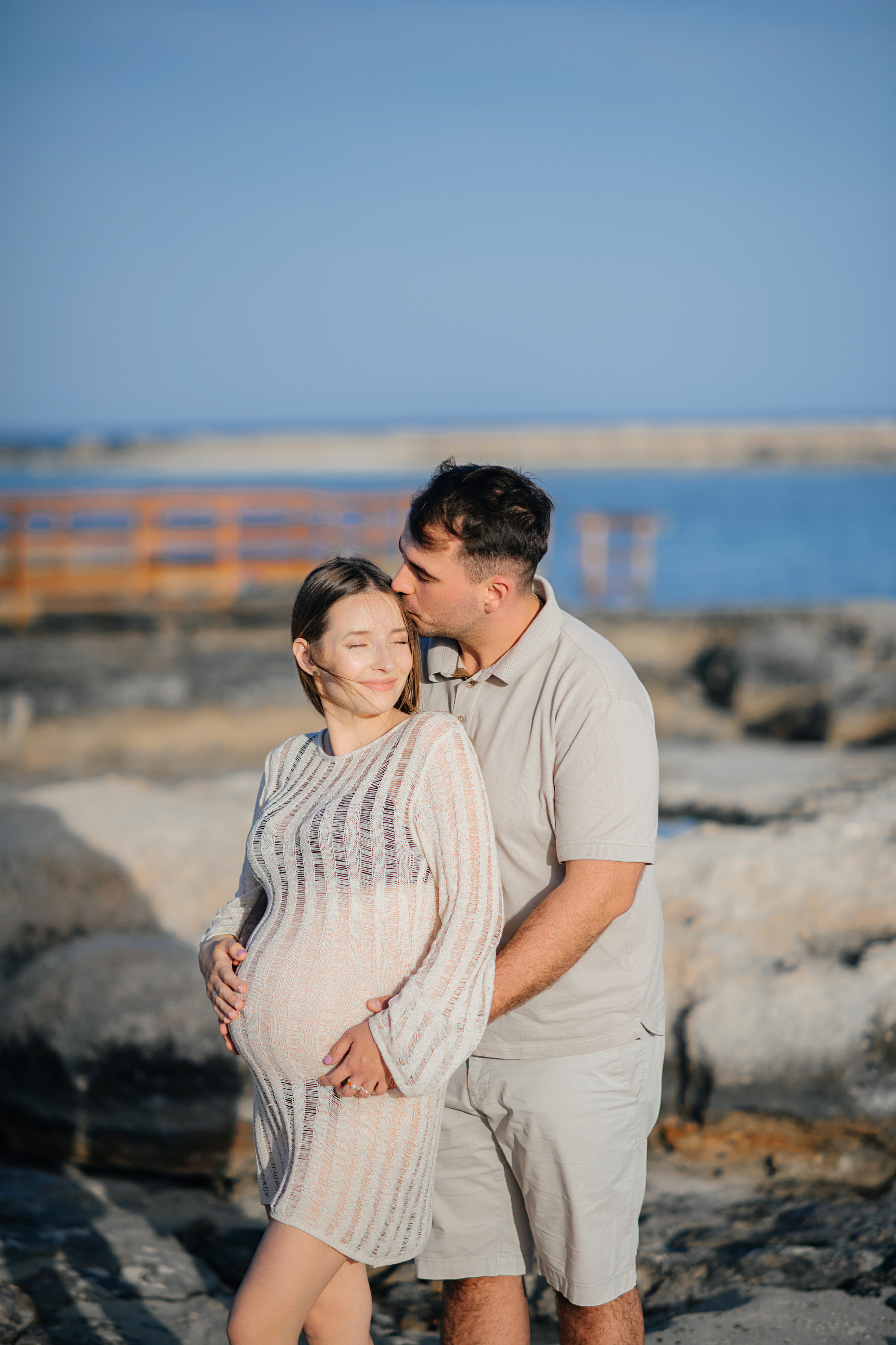 На безлюдном пляже. Фотограф на Кипре