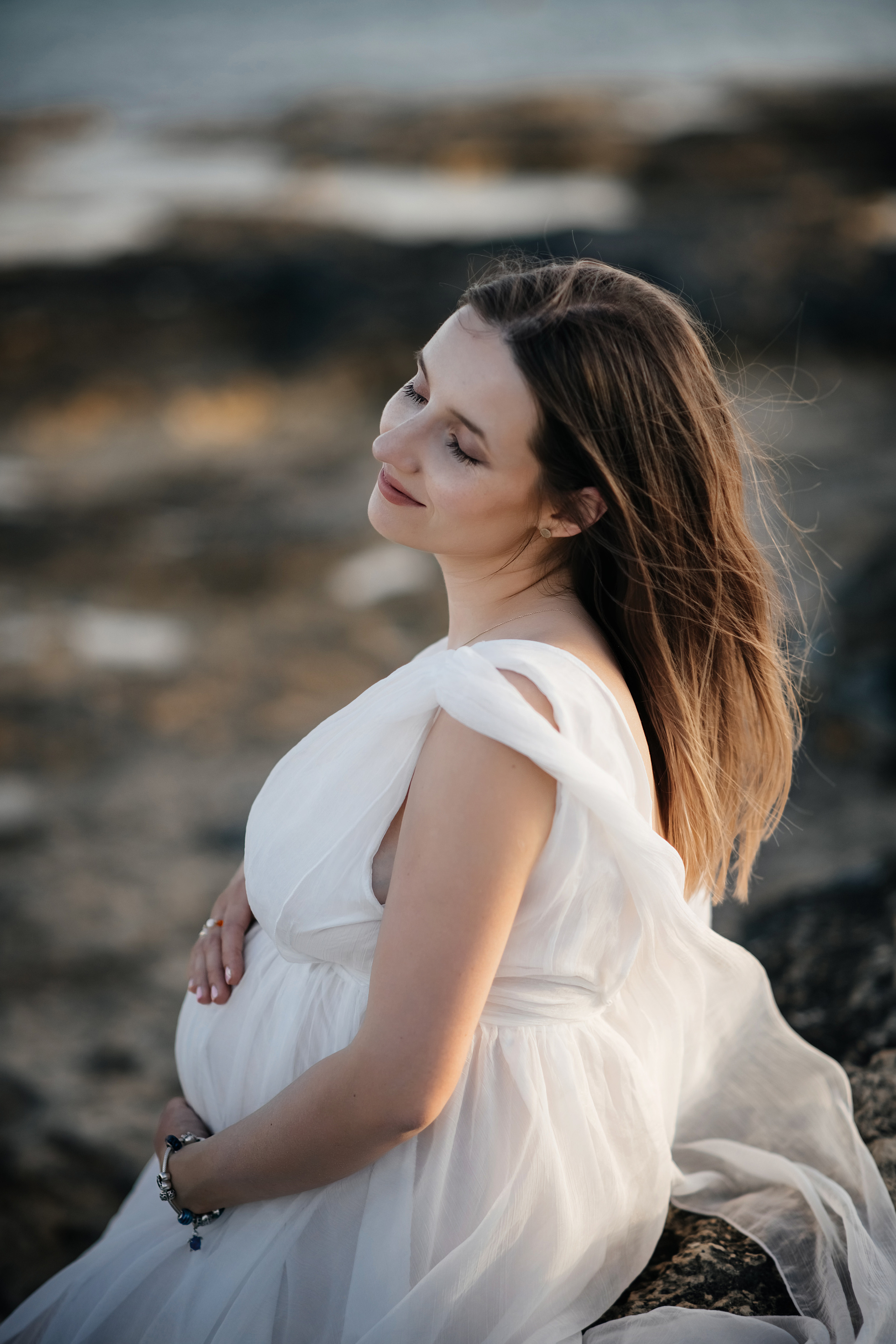 На безлюдном пляже. Фотограф на Кипре