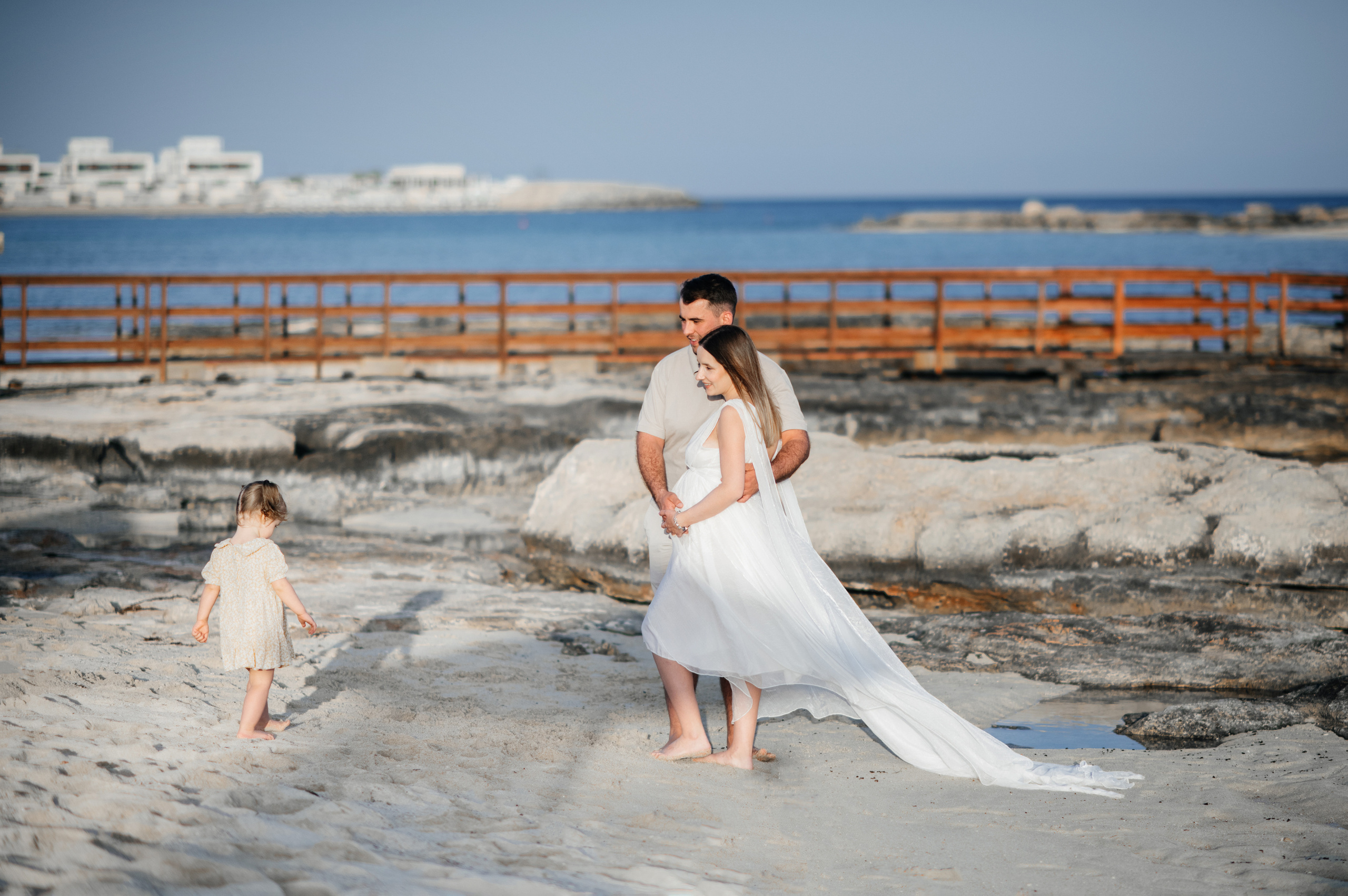 На безлюдном пляже. Фотограф на Кипре