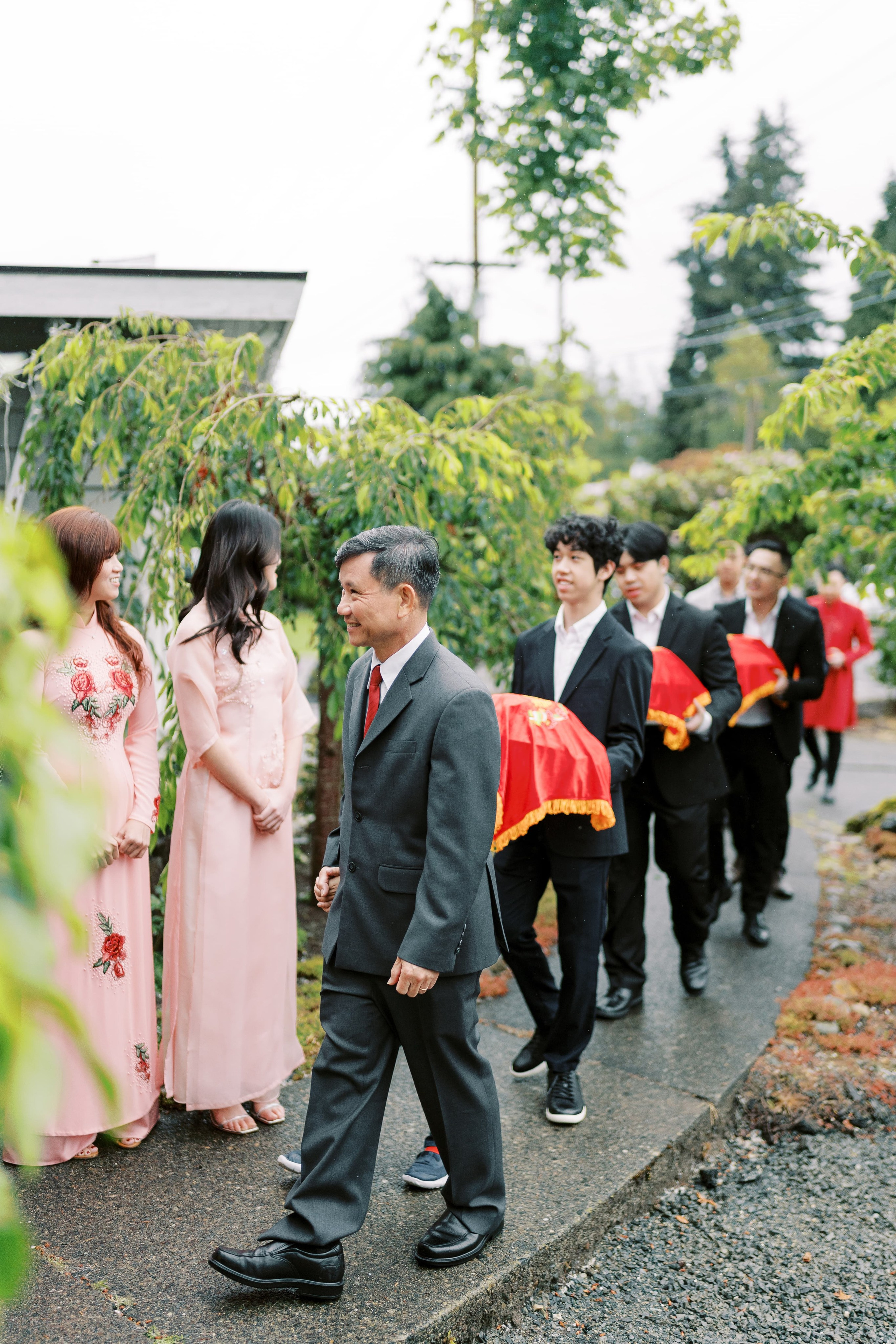 Vietnamese Tea Ceremony. Bellevue, WA. July 2024. EVAN ARISTOV WEDDING PHOTOGRAPHY — Seattle Wedding Photographer