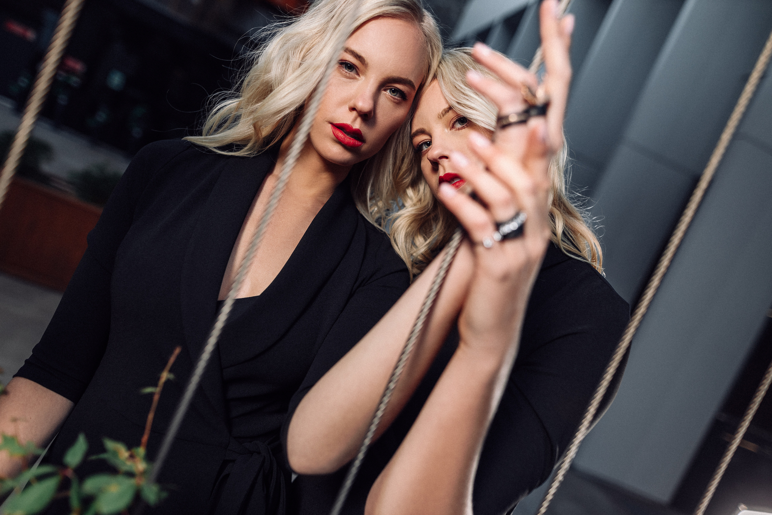 Sandra & Karmen 05.09.2022. Portree- ja perefotograaf Anton Hansen Tallinnas, Eestis