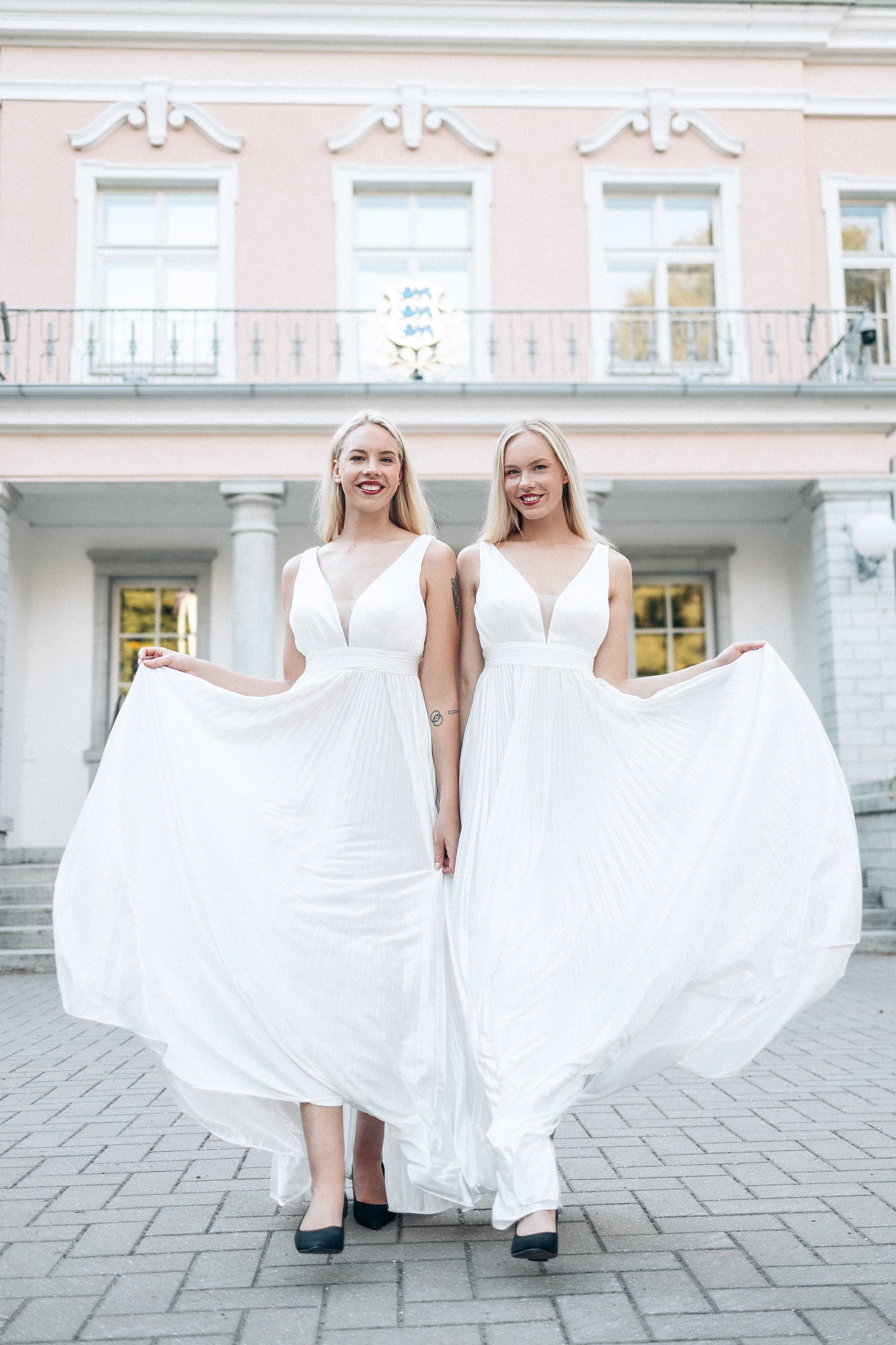 Sandra & Karmen 14.08.2022. Portree- ja perefotograaf Anton Hansen Tallinnas, Eestis