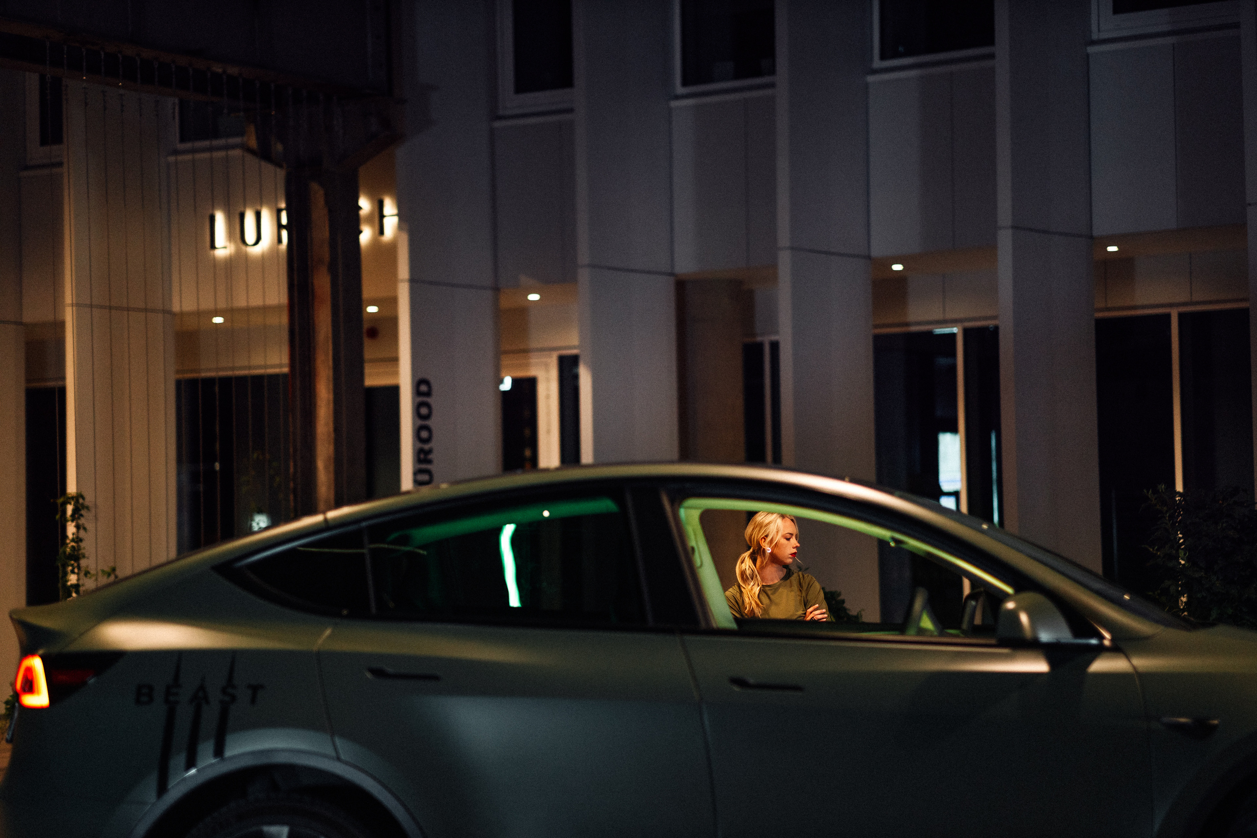 Sandra & Karmen 05.09.2022. Portree- ja perefotograaf Anton Hansen Tallinnas, Eestis