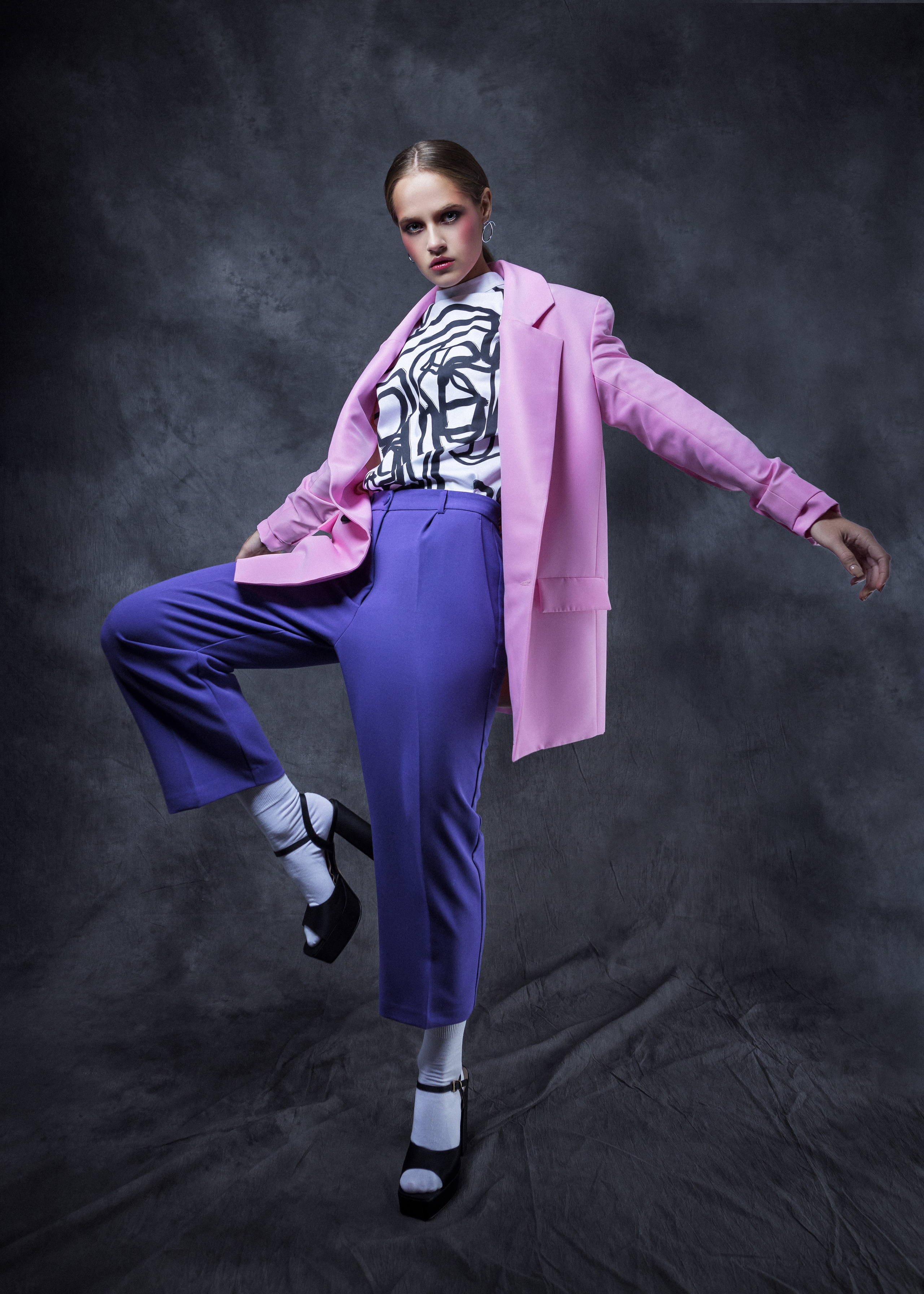 Tuuli Editorial “Light! Camera! Action!” 05.11.2022. Portree- ja perefotograaf Anton Hansen Tallinnas, Eestis