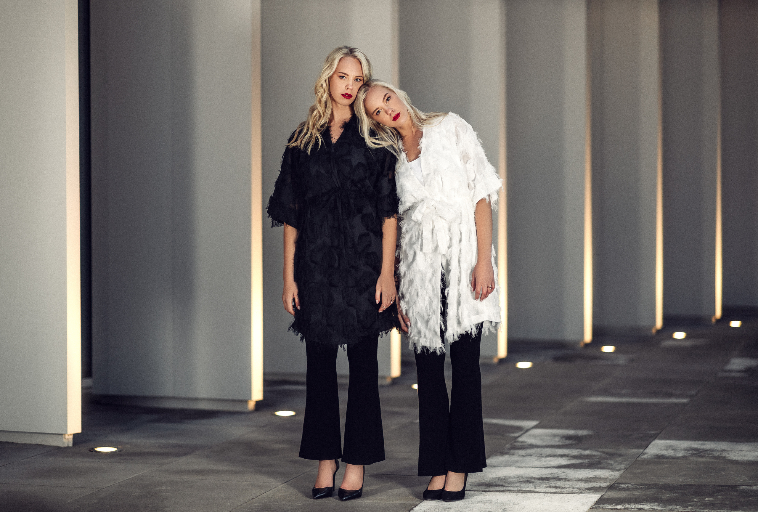 Sandra & Karmen 05.09.2022. Portree- ja perefotograaf Anton Hansen Tallinnas, Eestis