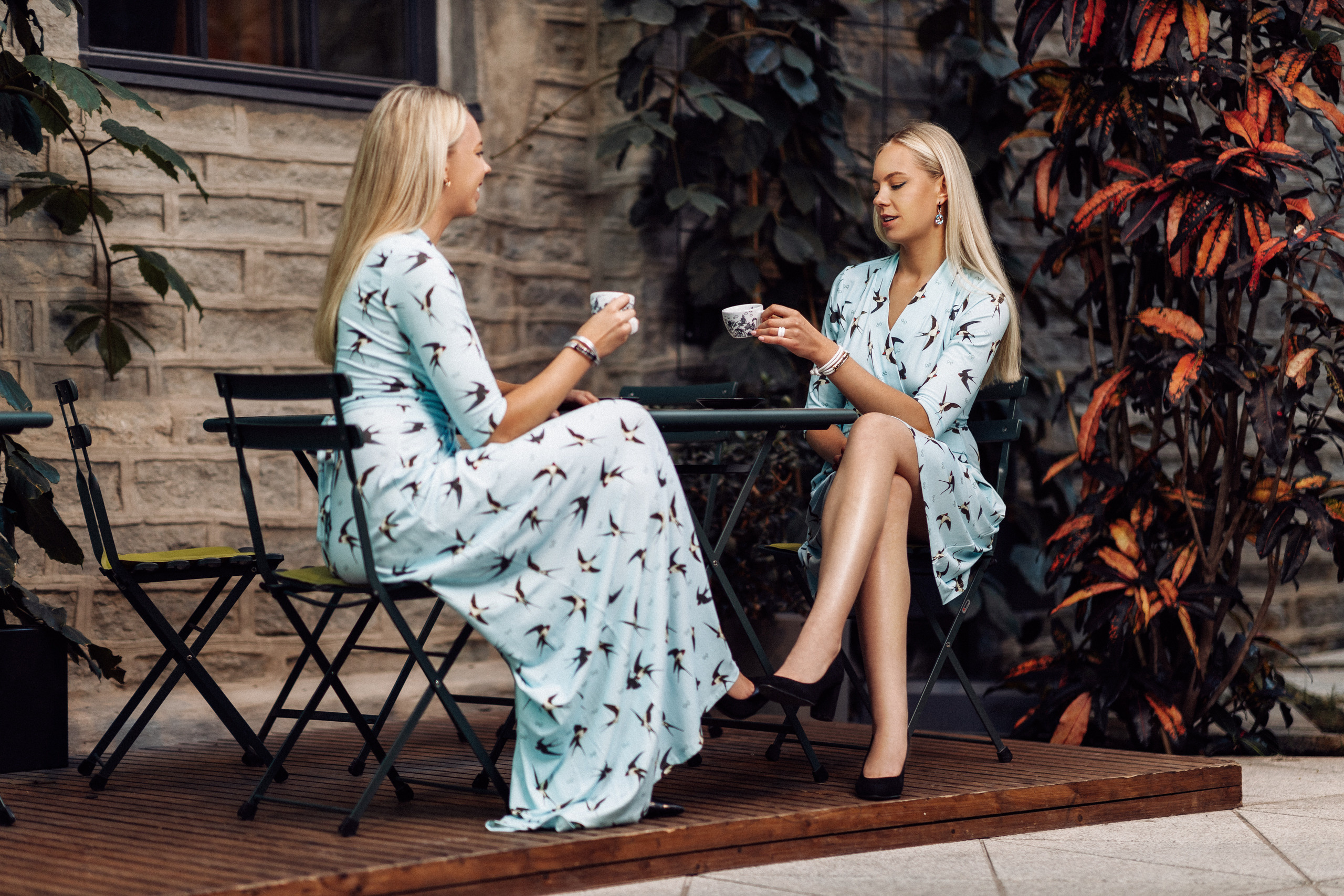 Sandra & Karmen 07.09.2022. Portree- ja perefotograaf Anton Hansen Tallinnas, Eestis