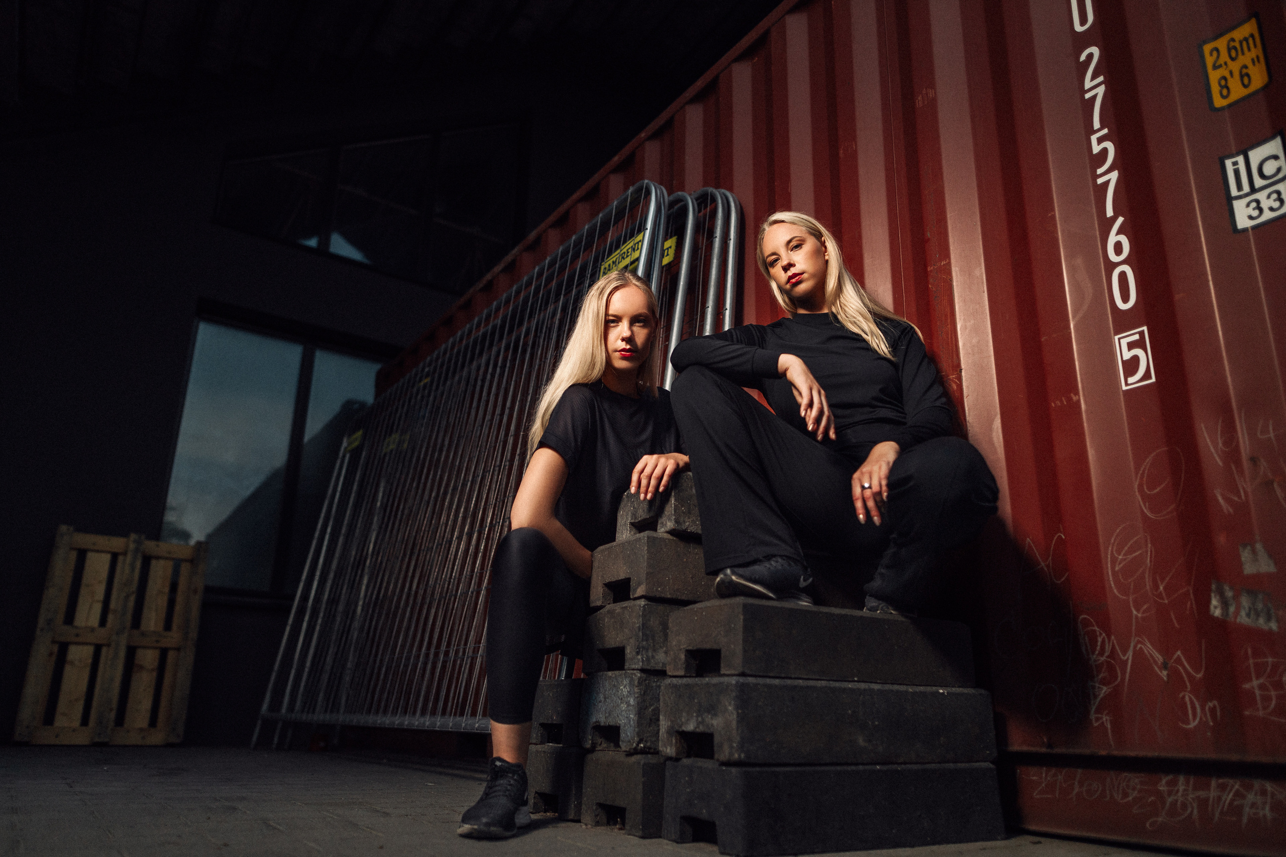 Sandra & Karmen 14.08.2022. Portree- ja perefotograaf Anton Hansen Tallinnas, Eestis