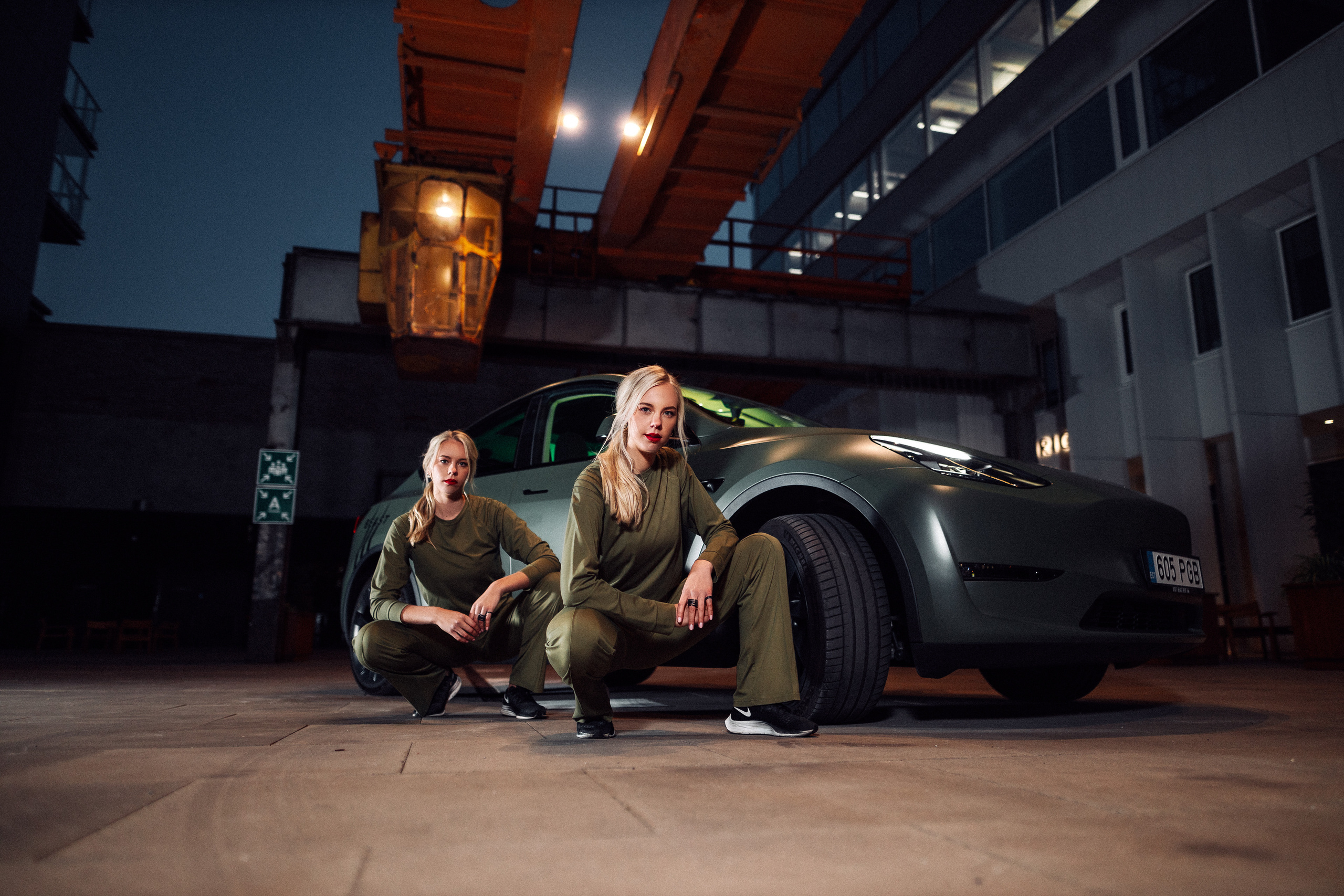 Sandra & Karmen 05.09.2022. Portree- ja perefotograaf Anton Hansen Tallinnas, Eestis