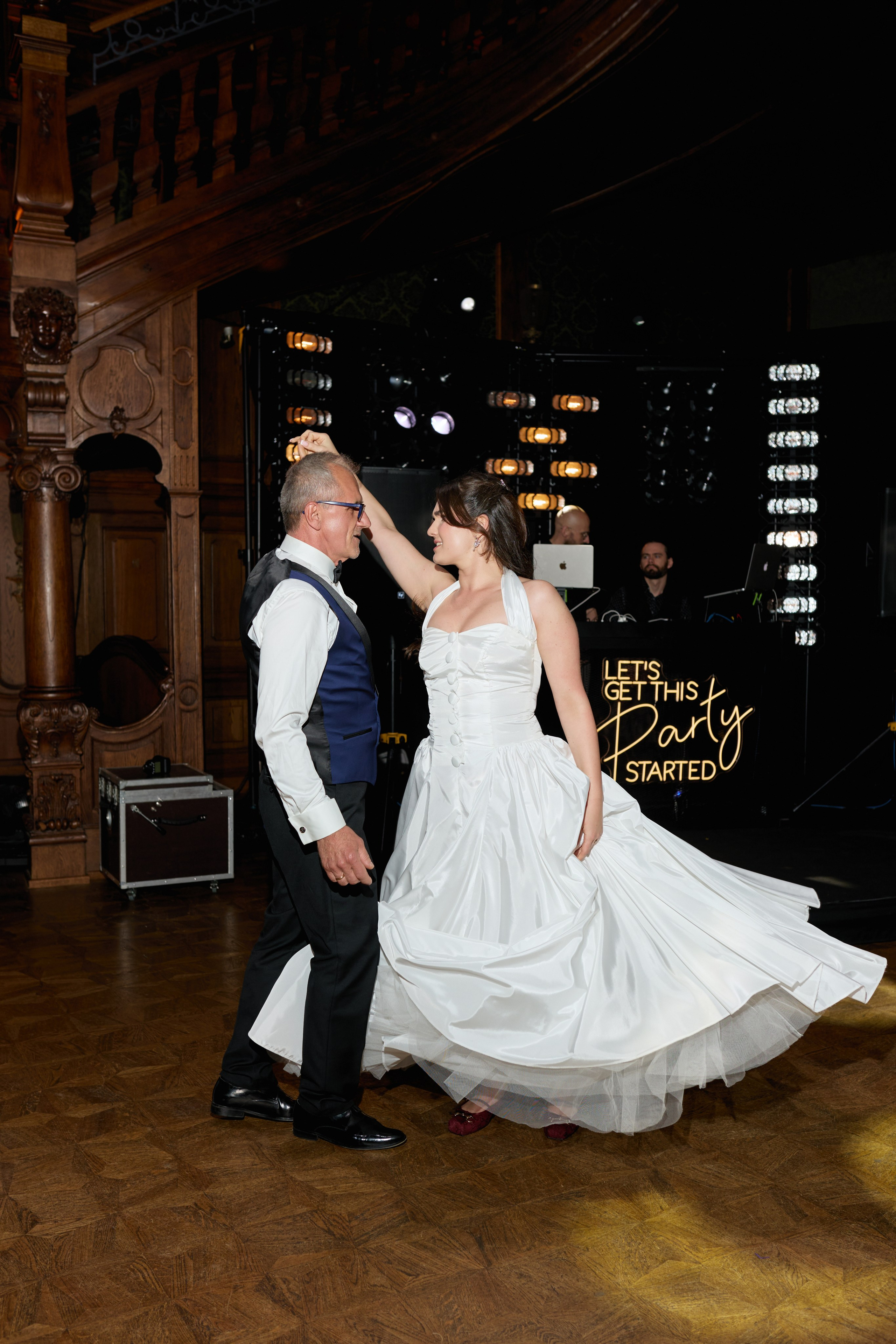 Wiktoria & Kacper. Pałac Goetz. Fotograf ślubny i rodzinny w Krakowie Yana Klymova