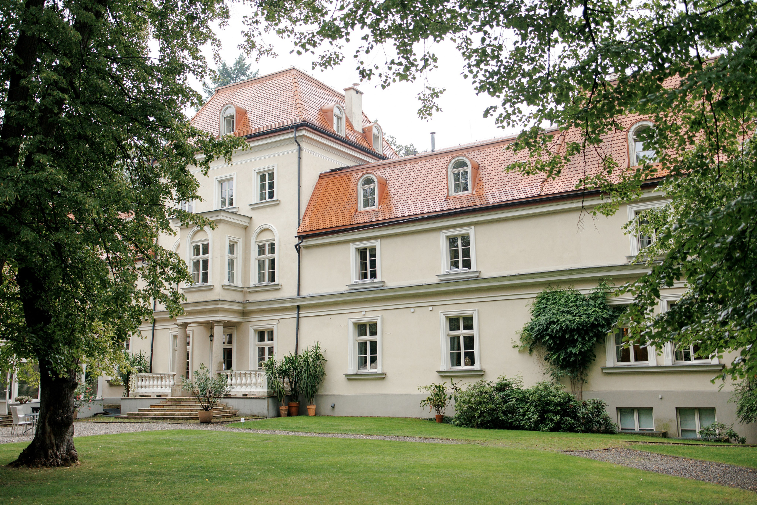 Kamila & Jorg. Dwor Sireakow. 26.07.2025. Fotograf ślubny i rodzinny w Krakowie Yana Klymova