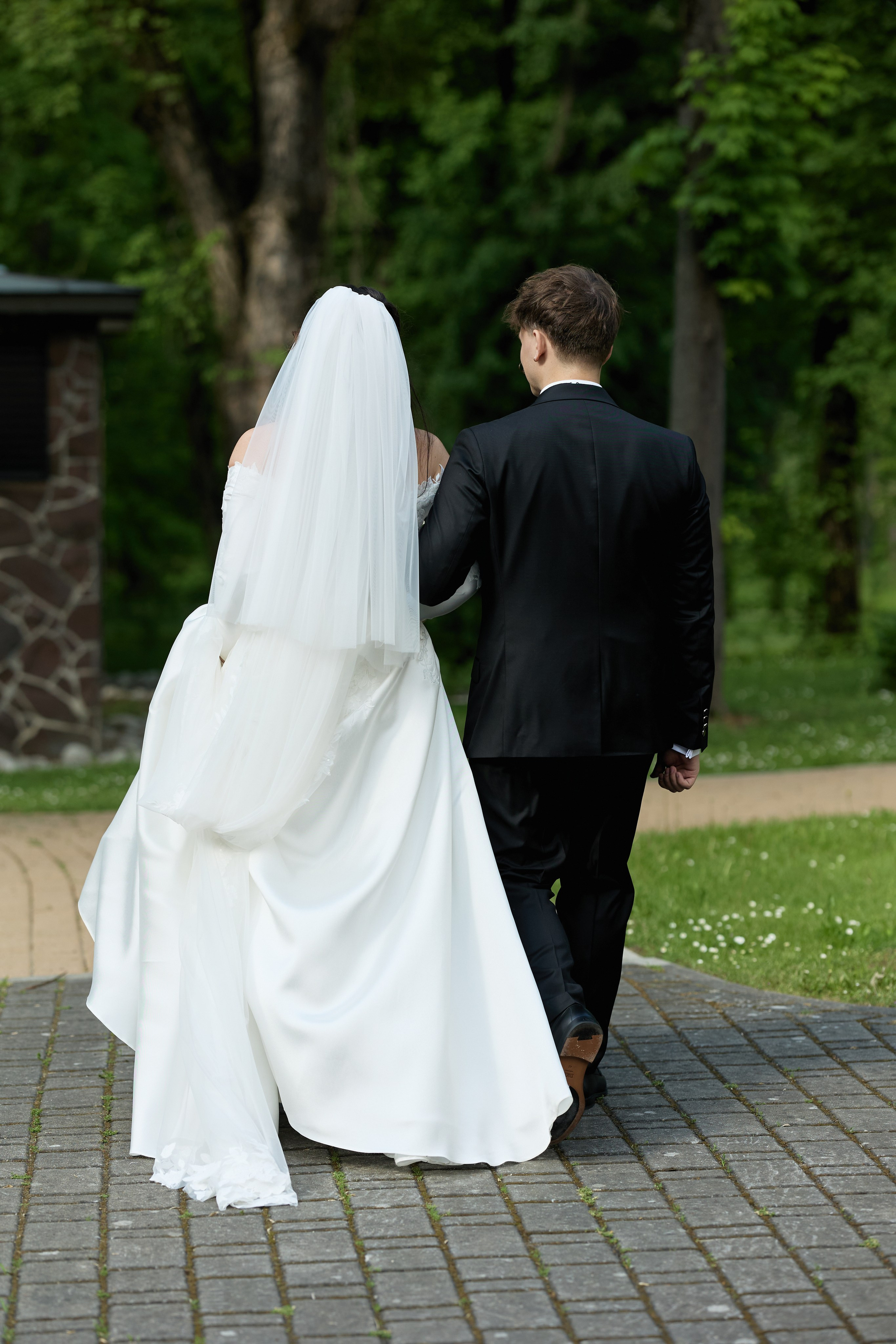 Wiktoria & Kacper. Pałac Goetz. Fotograf ślubny i rodzinny w Krakowie Yana Klymova