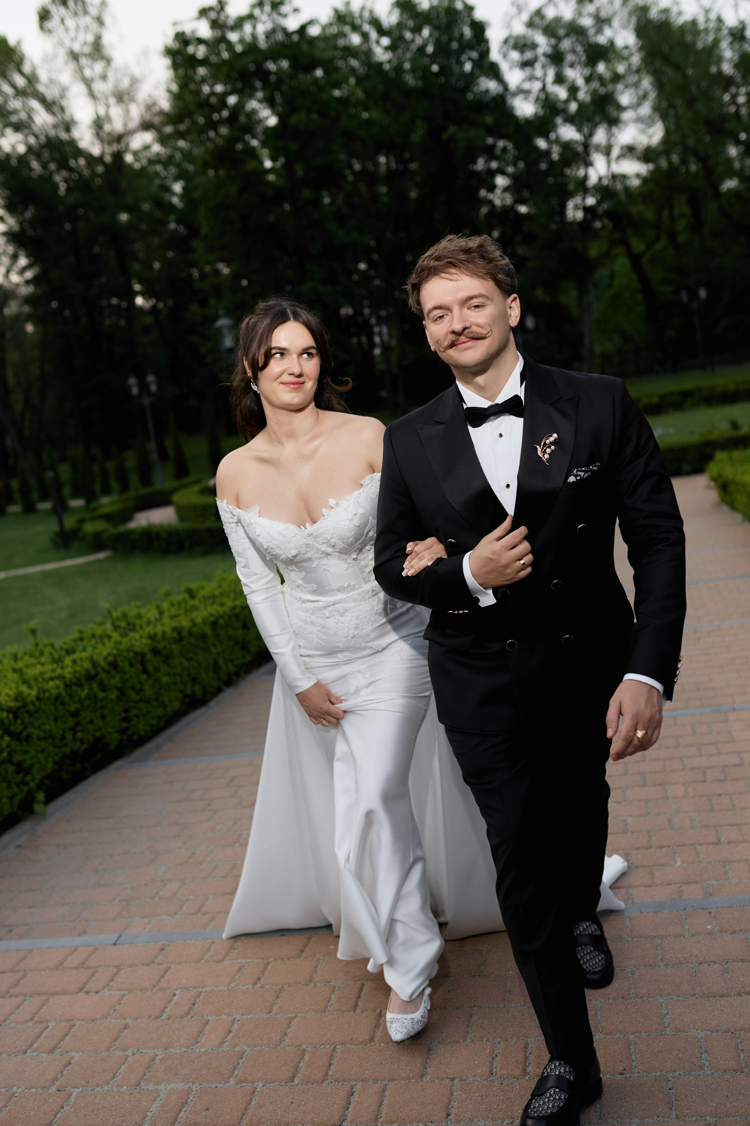 Wiktoria & Kacper. Pałac Goetz. Fotograf ślubny i rodzinny w Krakowie Yana Klymova