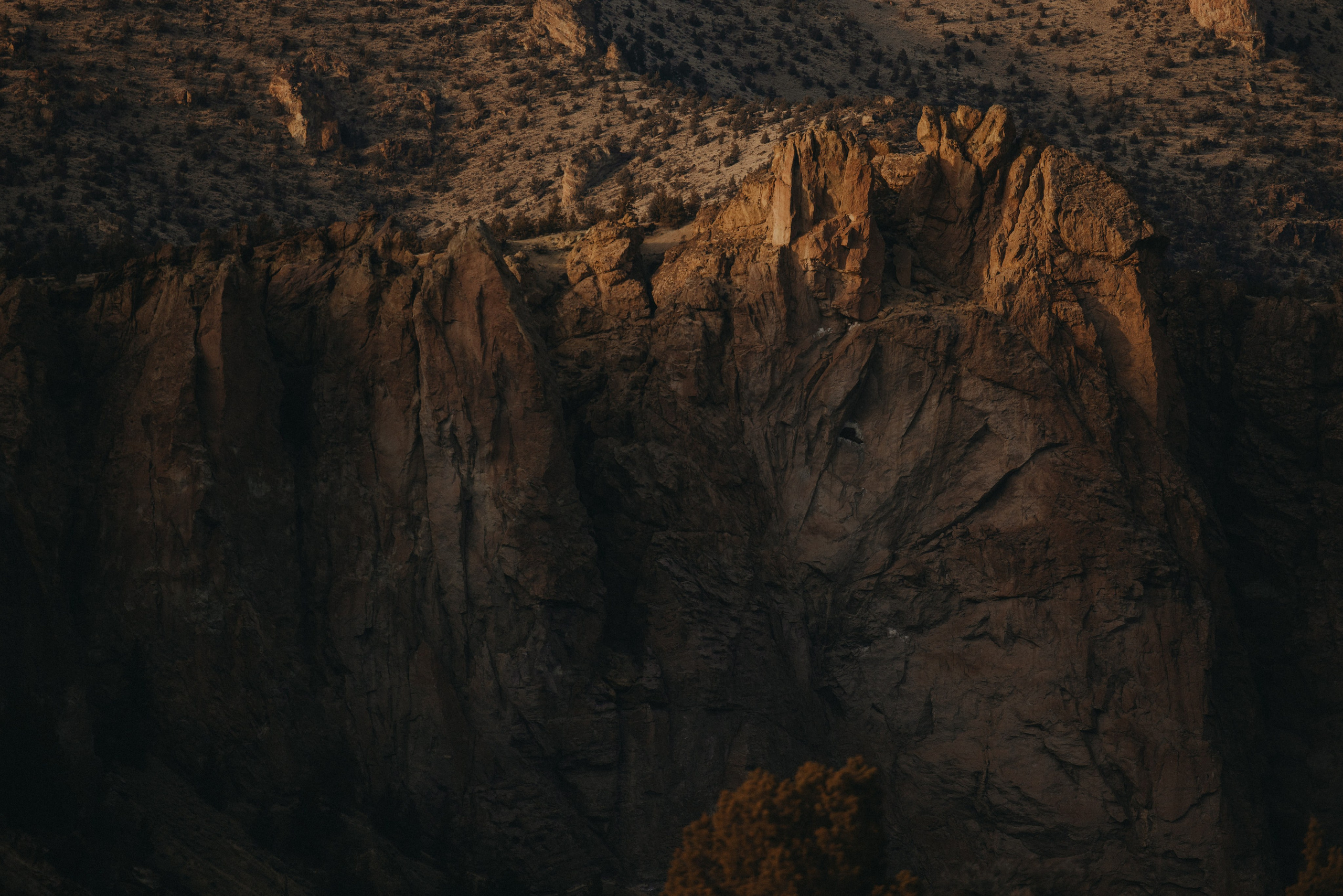 Shelby & Riley Engagement Session | Smith Rock State Park, Oregon. Portland & Seattle Wedding, Elopement & Engagement Photographer | Georgy Shishkin