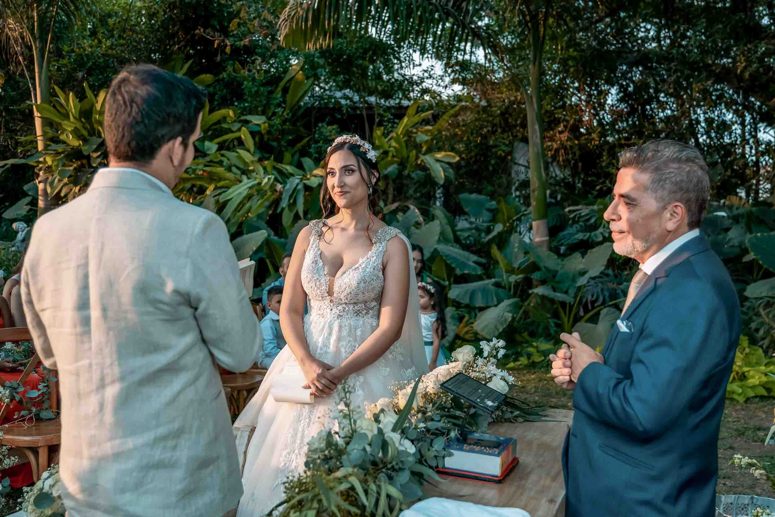 Boda en Cali. Hacienda Entre Rios - Daniela & Rodrigo. Karen Ortiz Photography / Fotógrafo profesional en Cali - Colombia