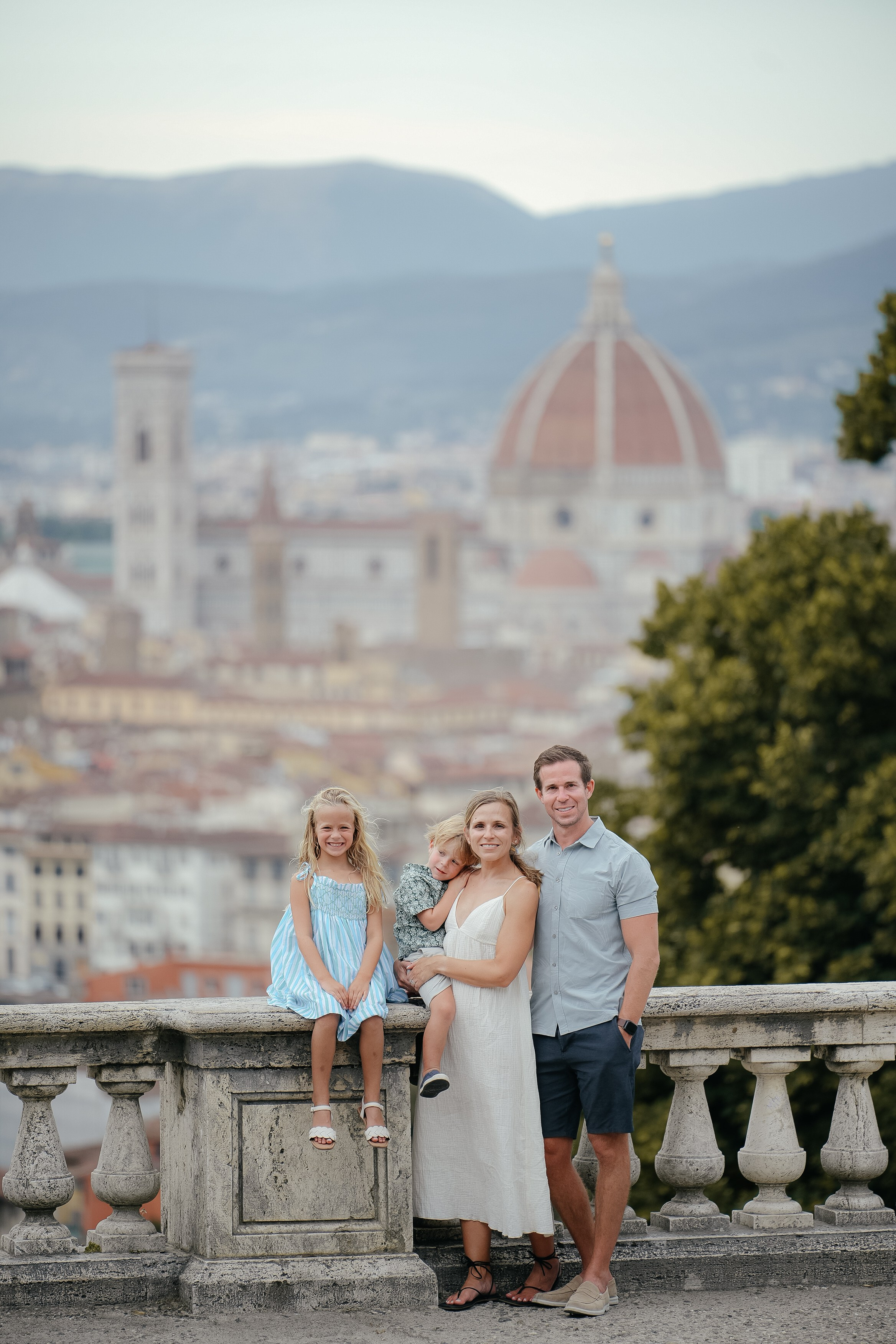 Nicole & Family. Wedding Photographer in Italy