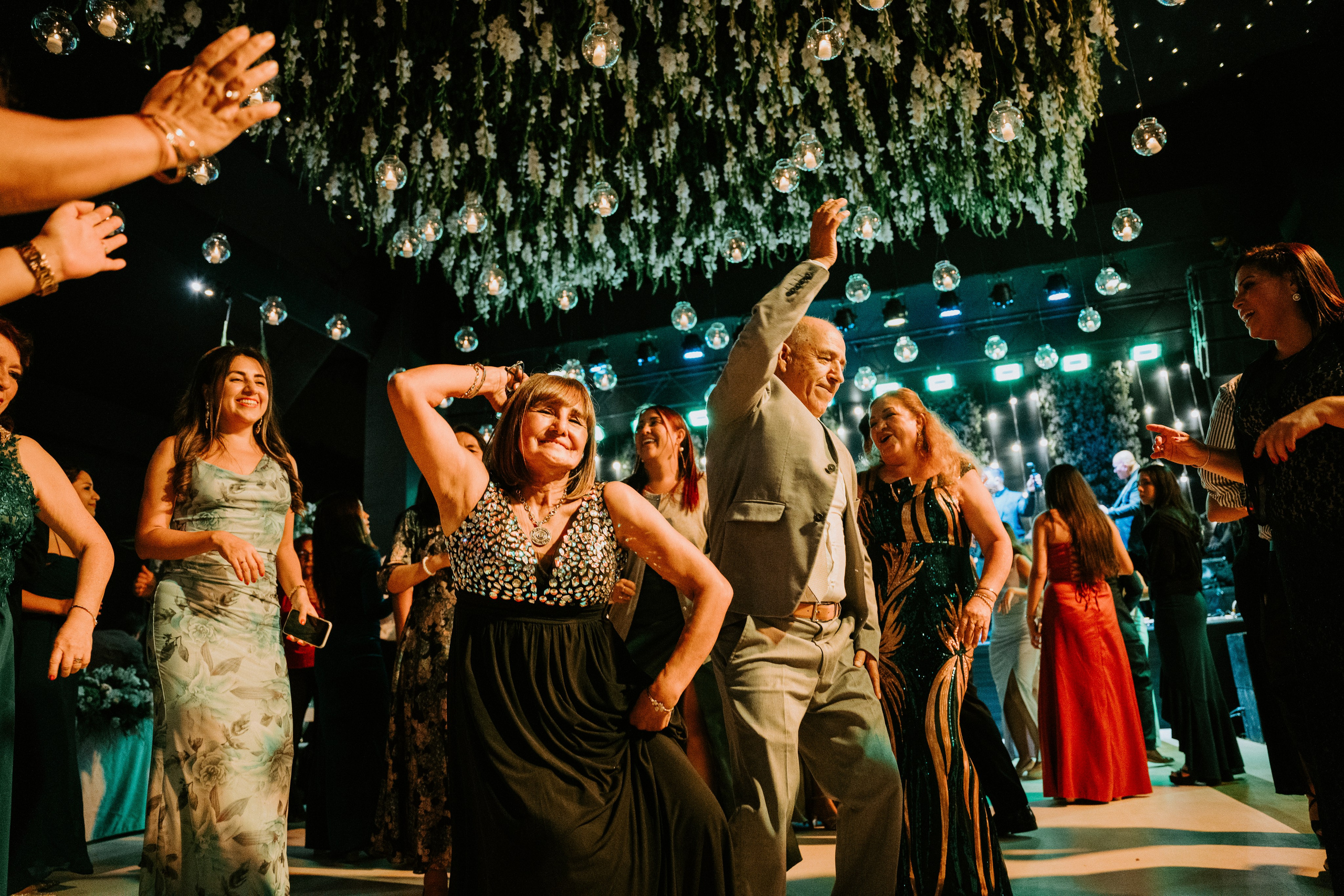 Un vistazo de un día especial. Fotógrafo de Bodas en Lima | Ronhy Altamirano. Fotografía narrativa y cinematográfica para bodas, quinceañeras y eventos exclusivos