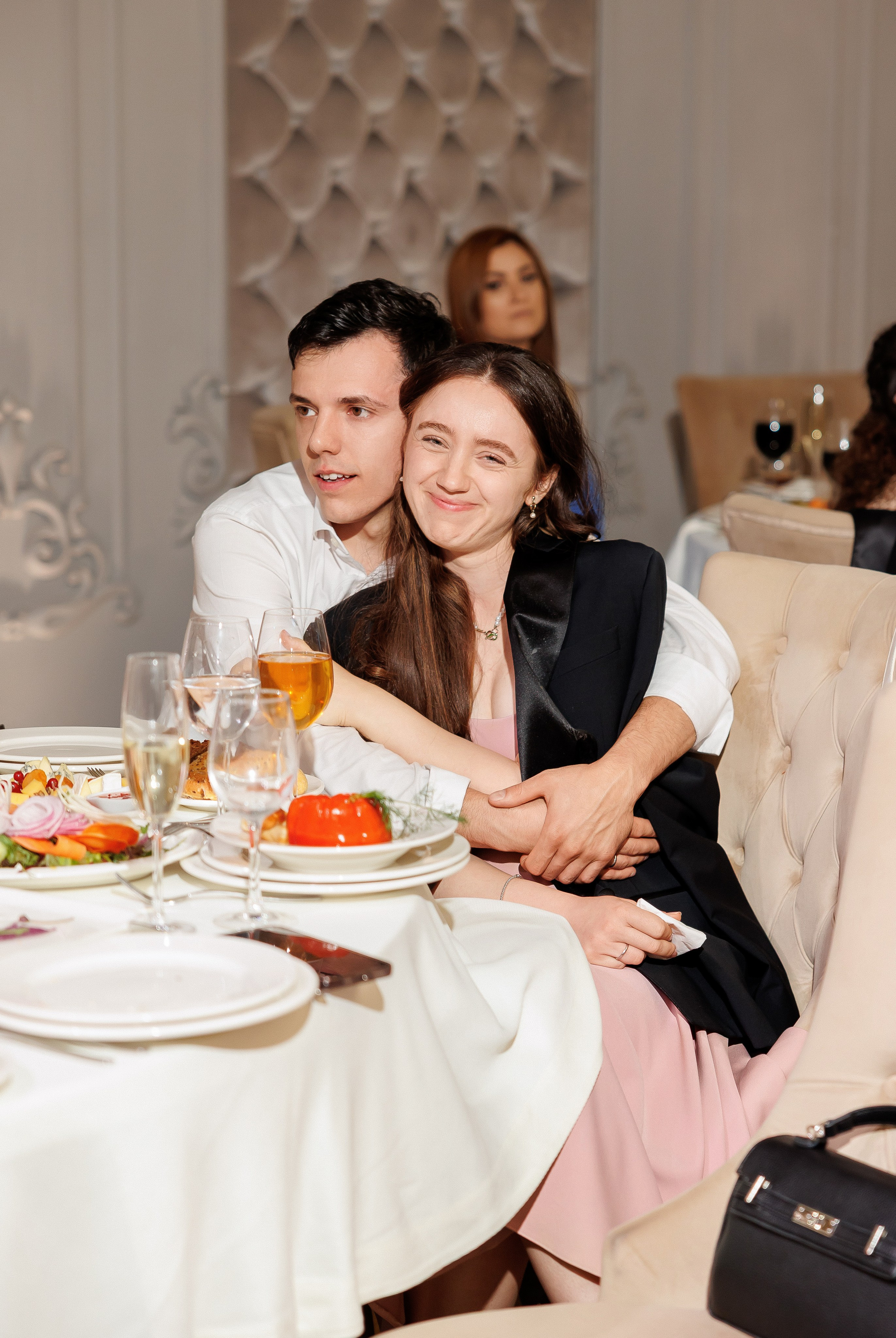 Eugen & Livia — Grand Elysee — Wedding Day. Servicii Foto și Video 067188353