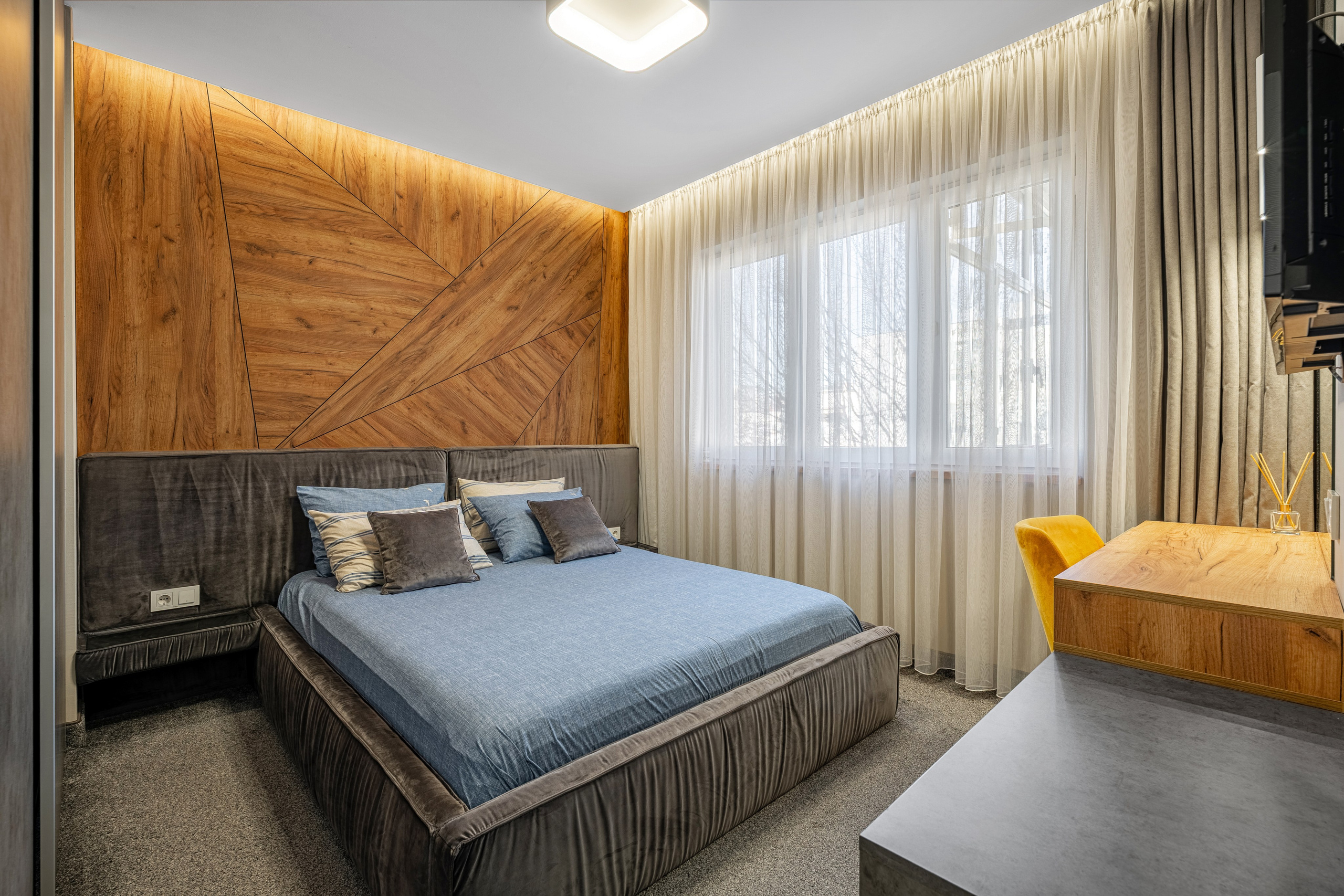 Апартамнет с дизайнерско обзавеждане. Професионален фотограф в Пловдив и областта