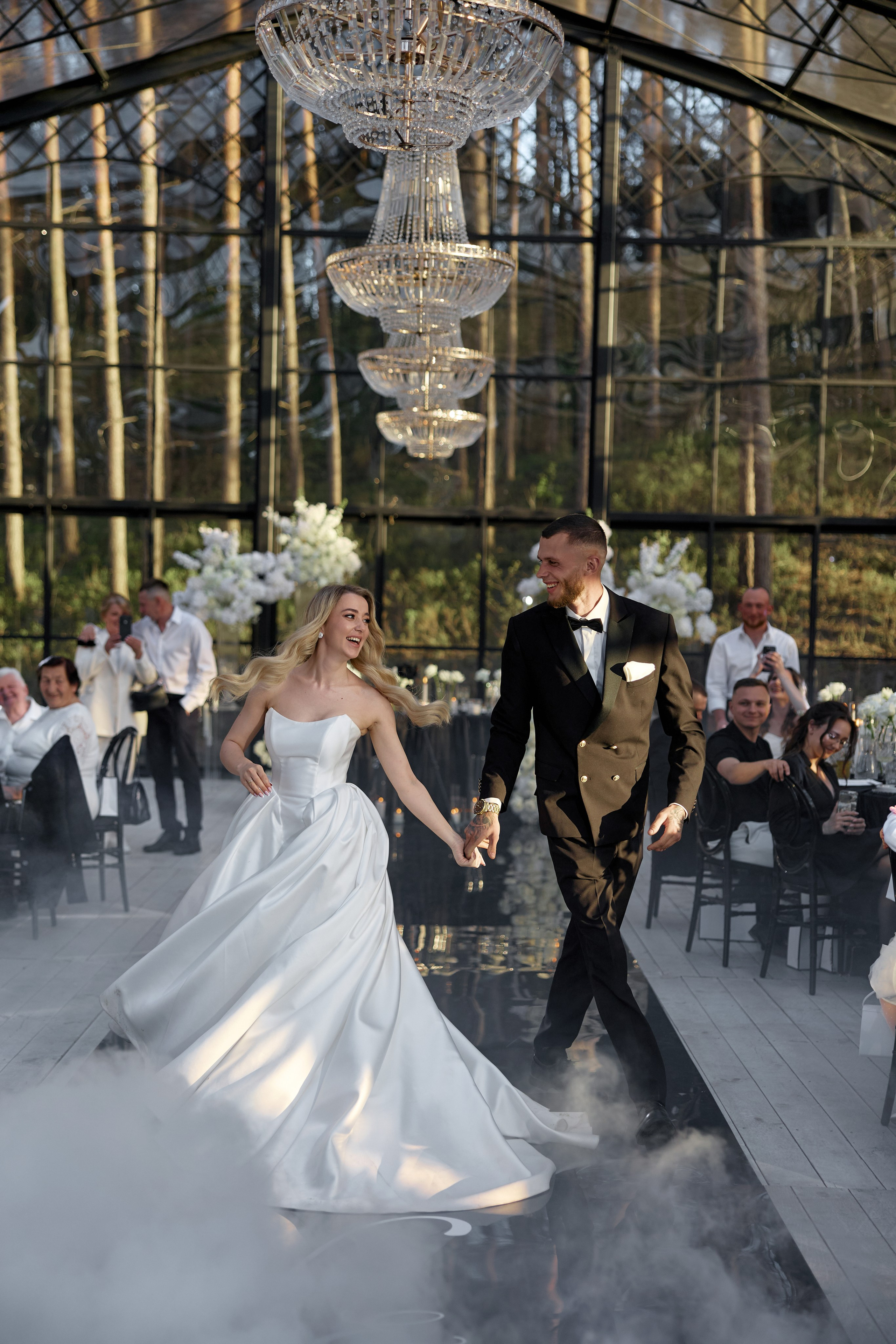 Natalia & Roman. Dworek przy lesie. Fotograf ślubny i rodzinny w Krakowie Yana Klymova