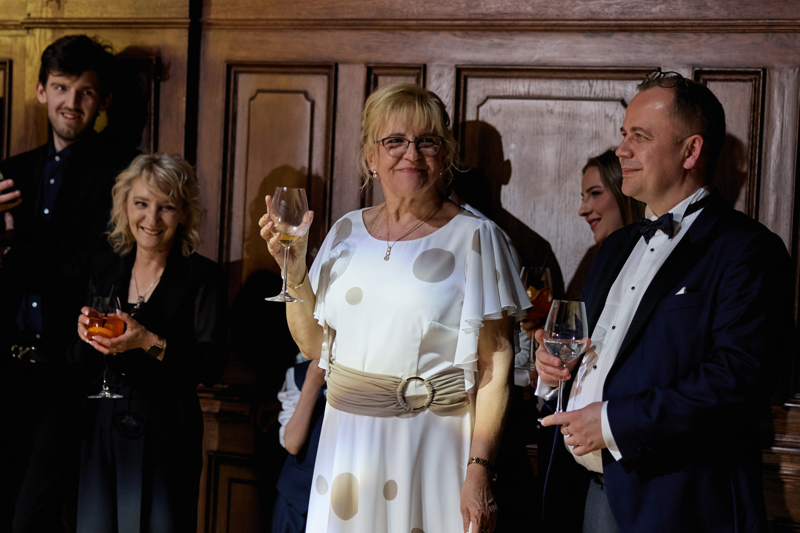 Wiktoria & Kacper. Pałac Goetz. Fotograf ślubny i rodzinny w Krakowie Yana Klymova