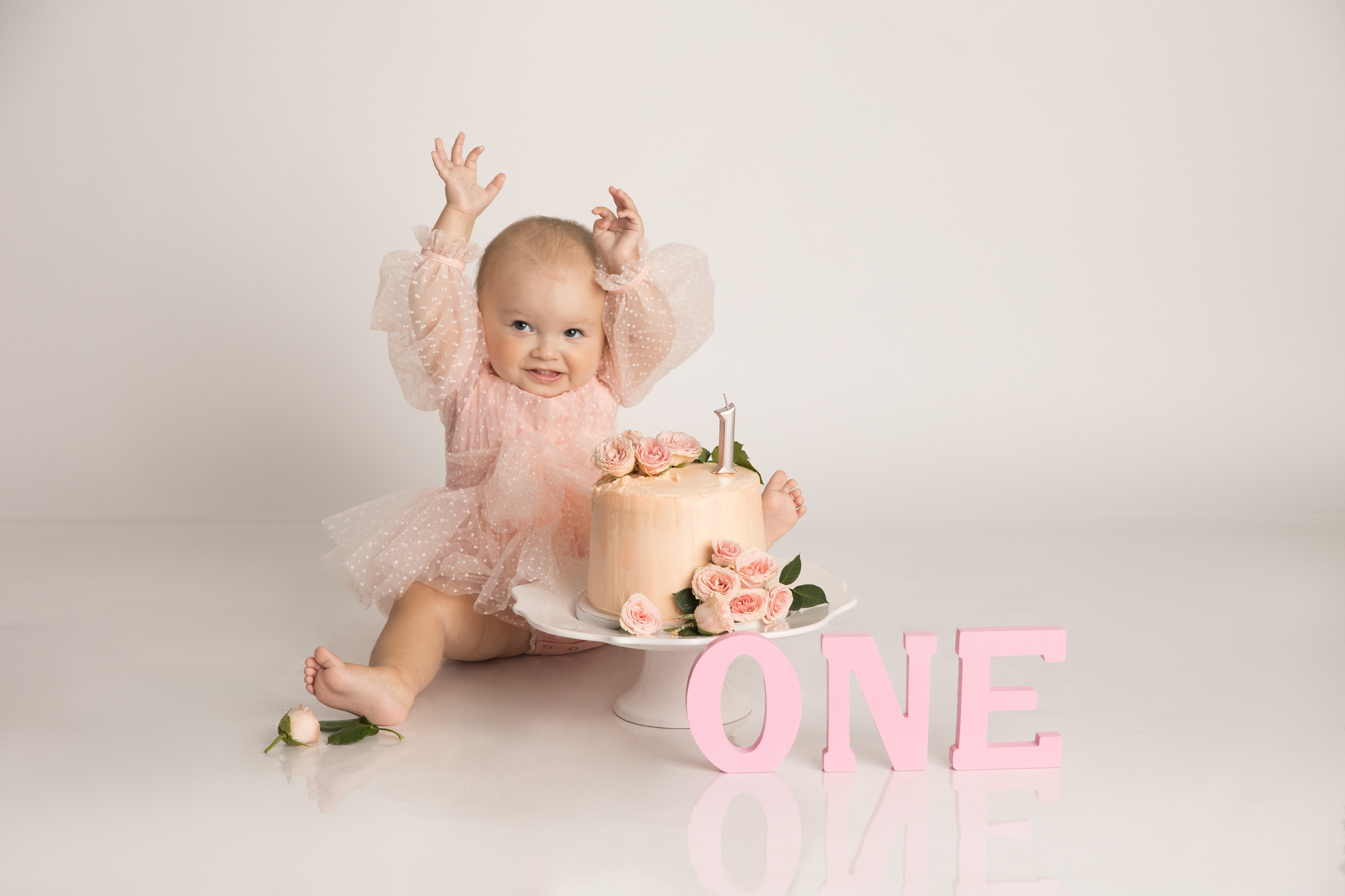 Smash cake photo session in Miami. Miami Family and Event Photographer