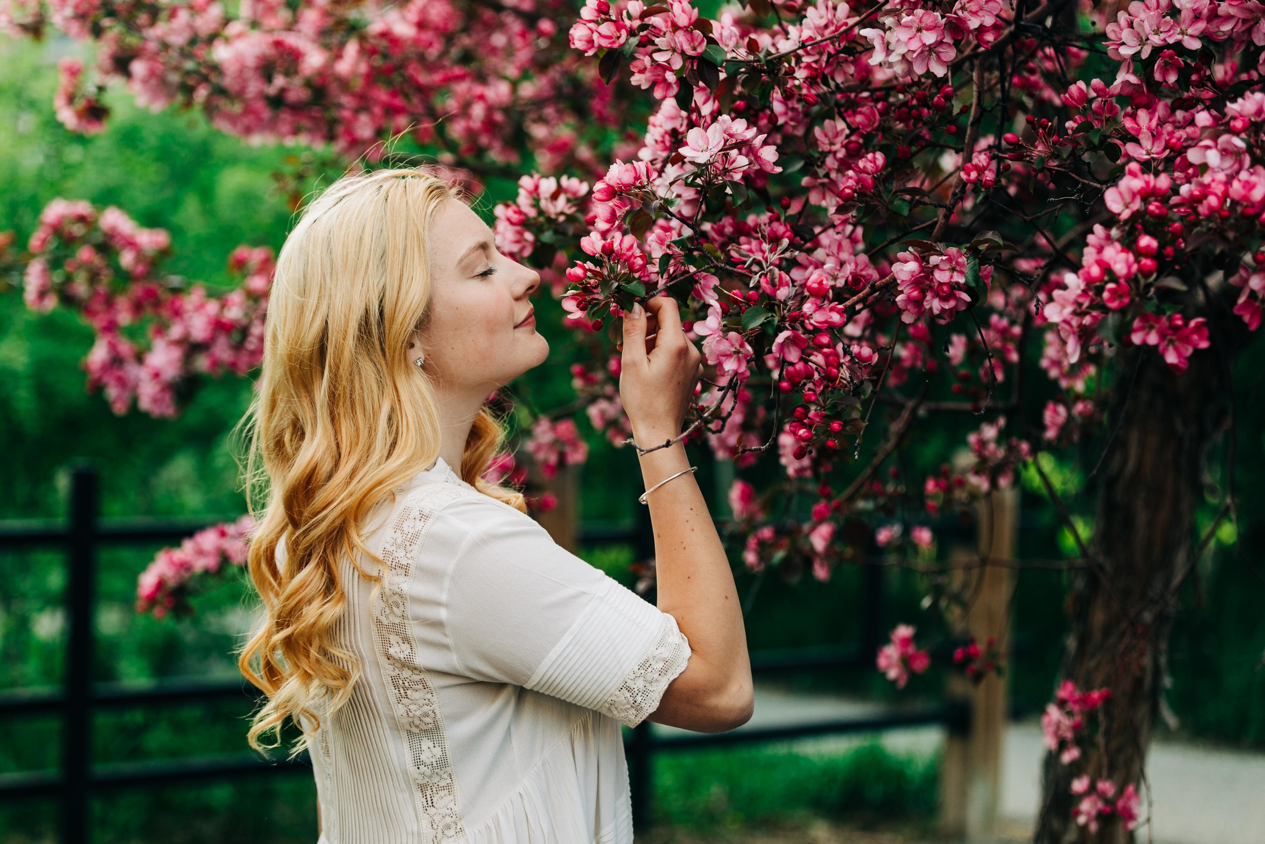 Leanne — Cherry Blossoms. Fotografía accesible en Calgary