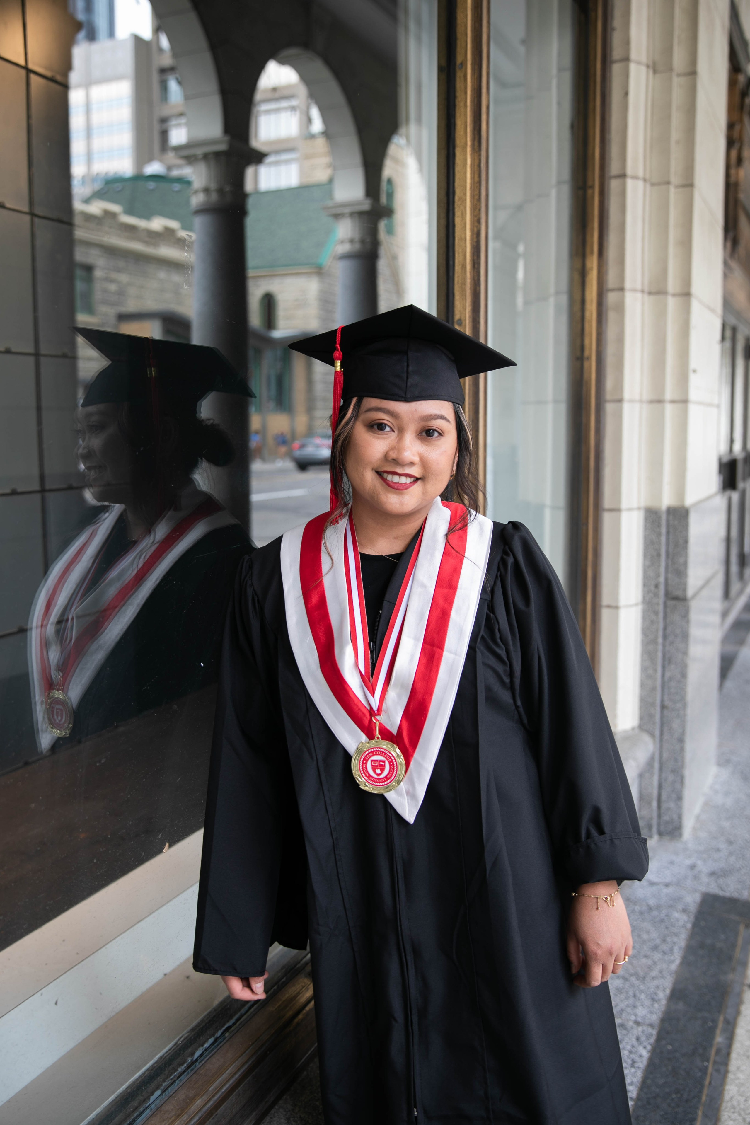 Hoeving Graduation — Downtown Calgary. Fotografía accesible en Calgary