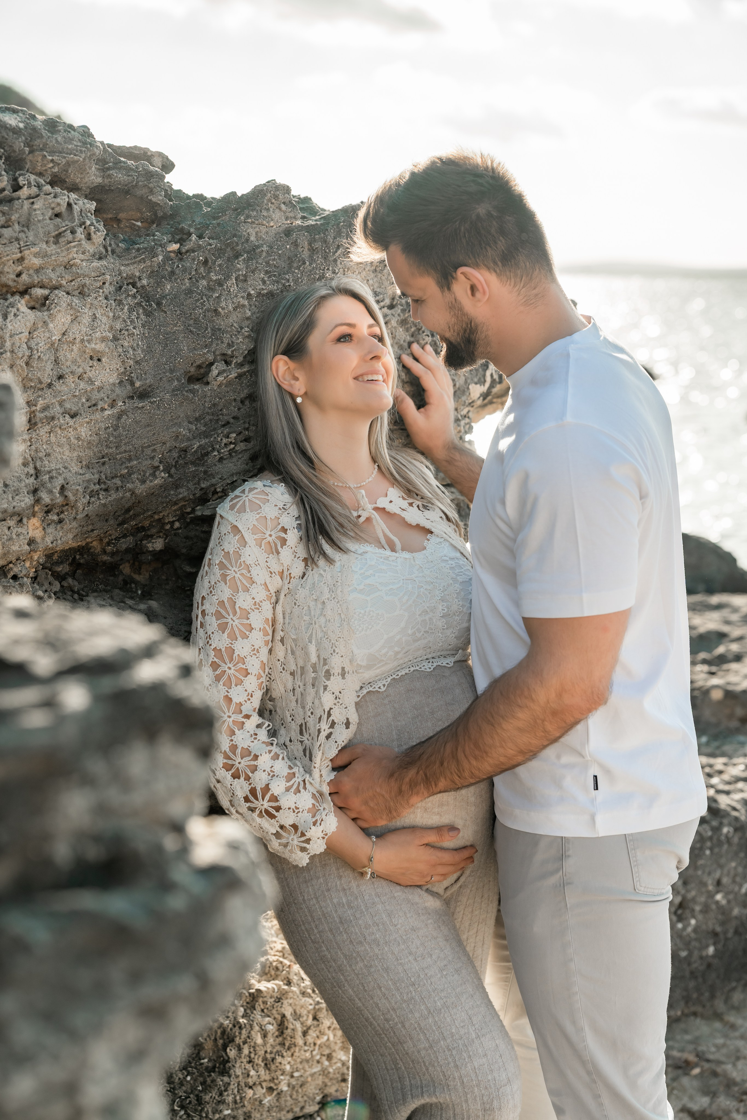 Schwangerschaftsshooting am Meer. Deine Fotografin auf Mallorca für Familien und Business