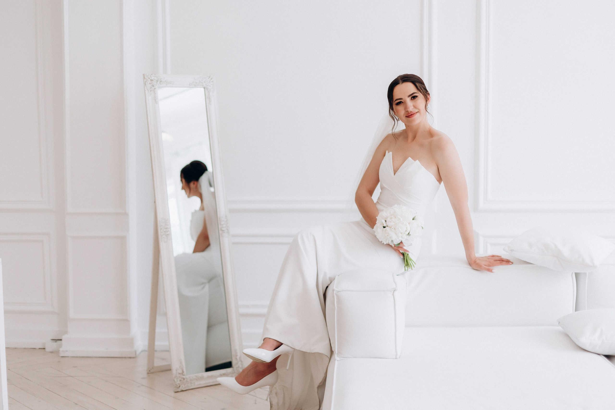 White Wedding. Wedding and Family Photograph