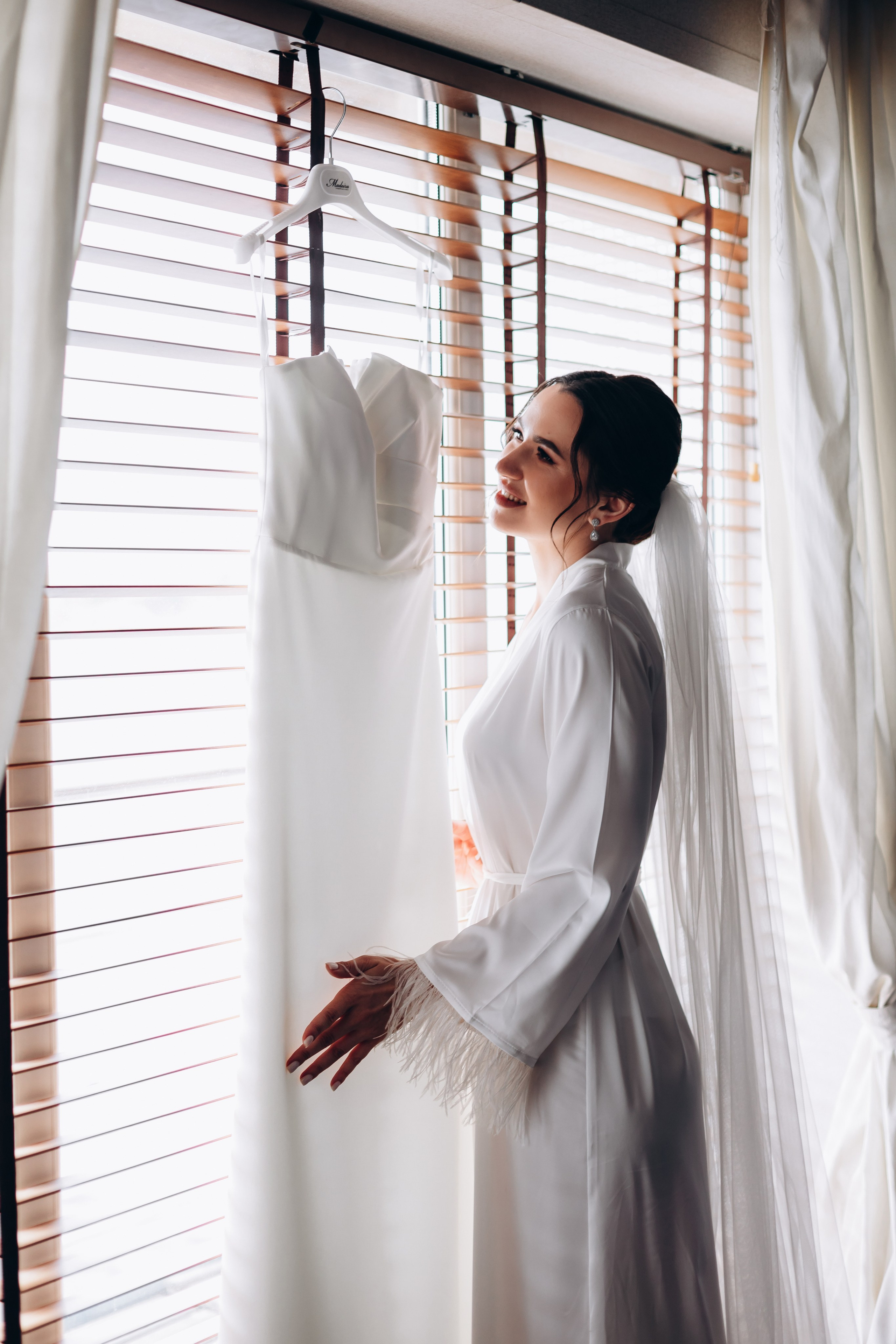 White Wedding. Wedding and Family Photograph