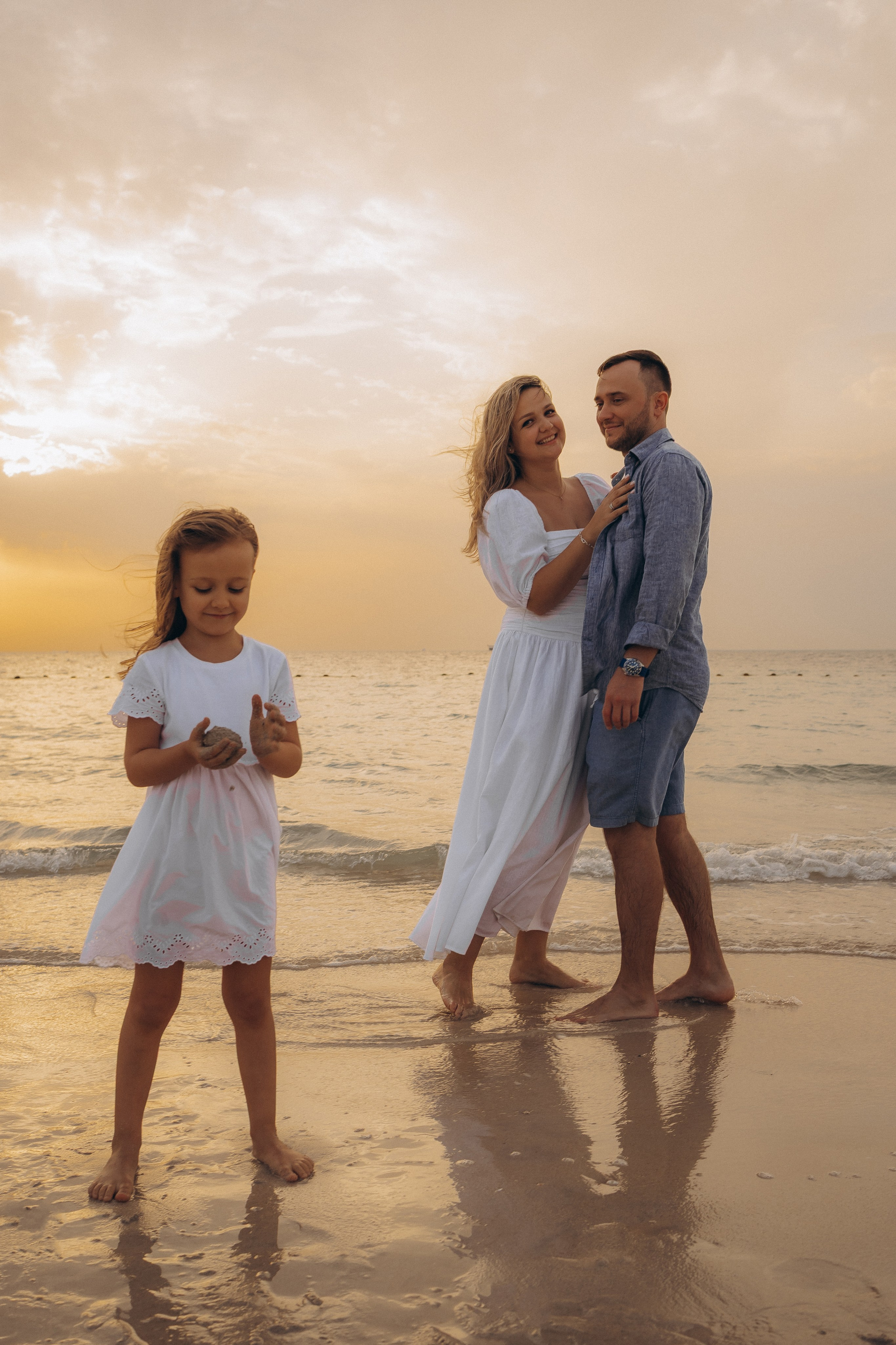 Golden hour family. Birth, Family, Newborn photographer in Dubai| Eliza Baitikova