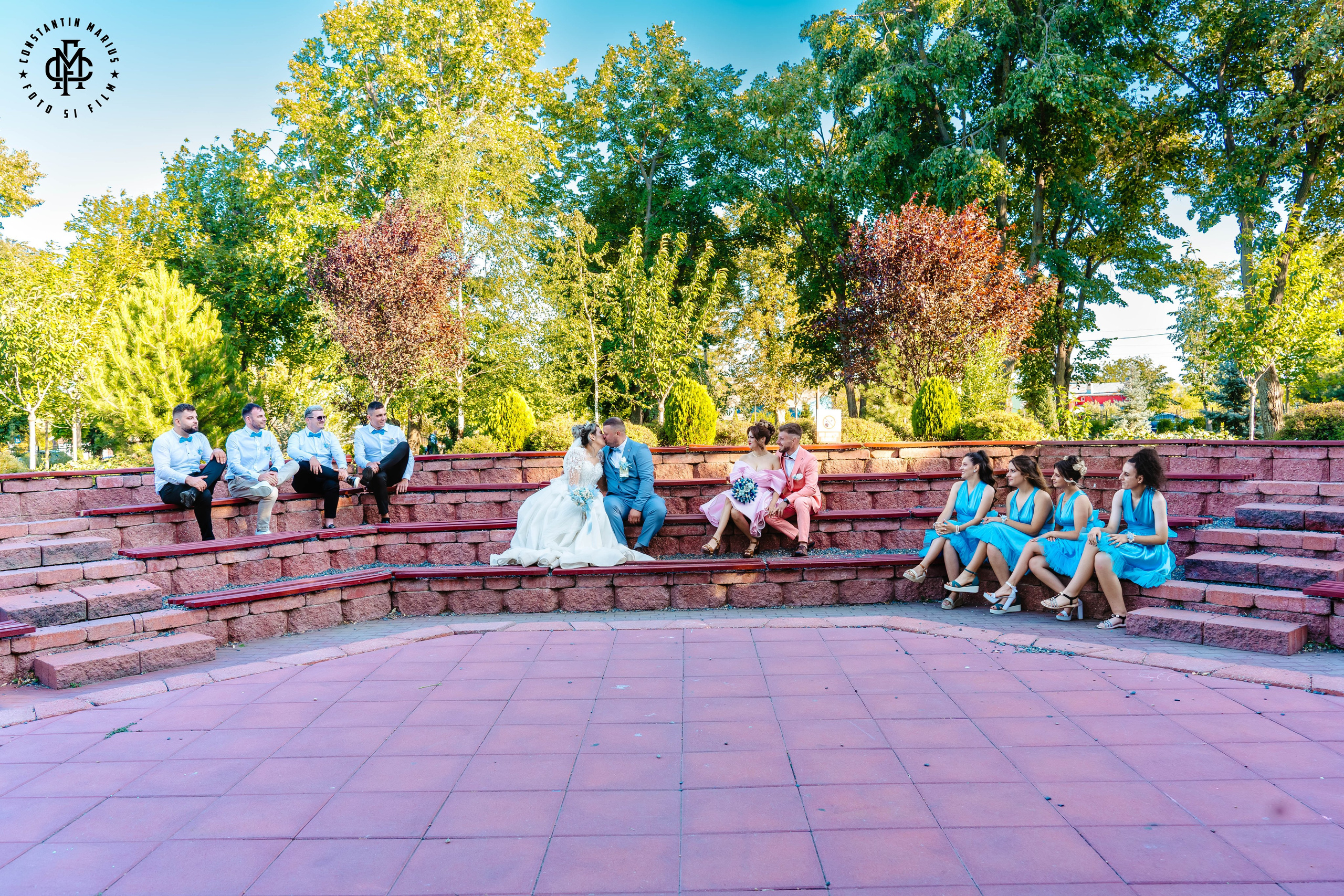 WEDDING PHOTOGRAPHY. DESPRE NOI