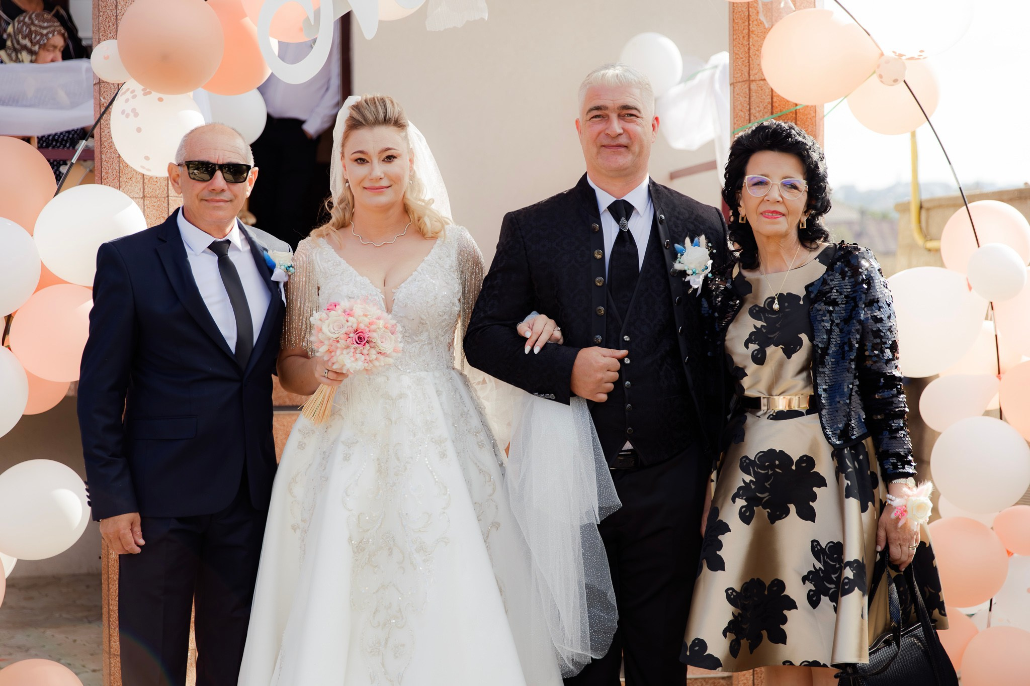 Mihai & Oana. Servicii foto-video profesionale, pentru momente de neuitat