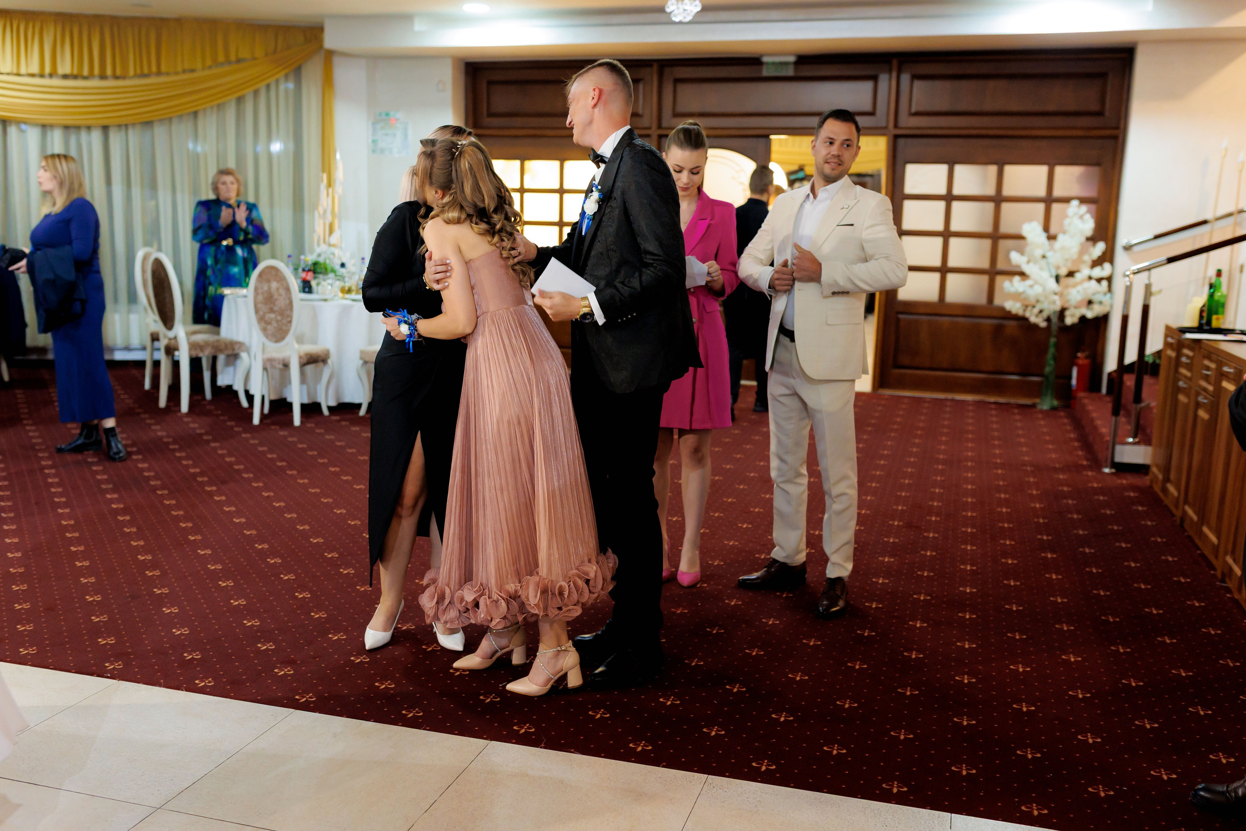 Loredana & Emilian – Ziua Nunții | Videografie - fotografie Botez Suceava, Iași, Botoșani. Servicii foto-video profesionale, pentru momente de neuitat