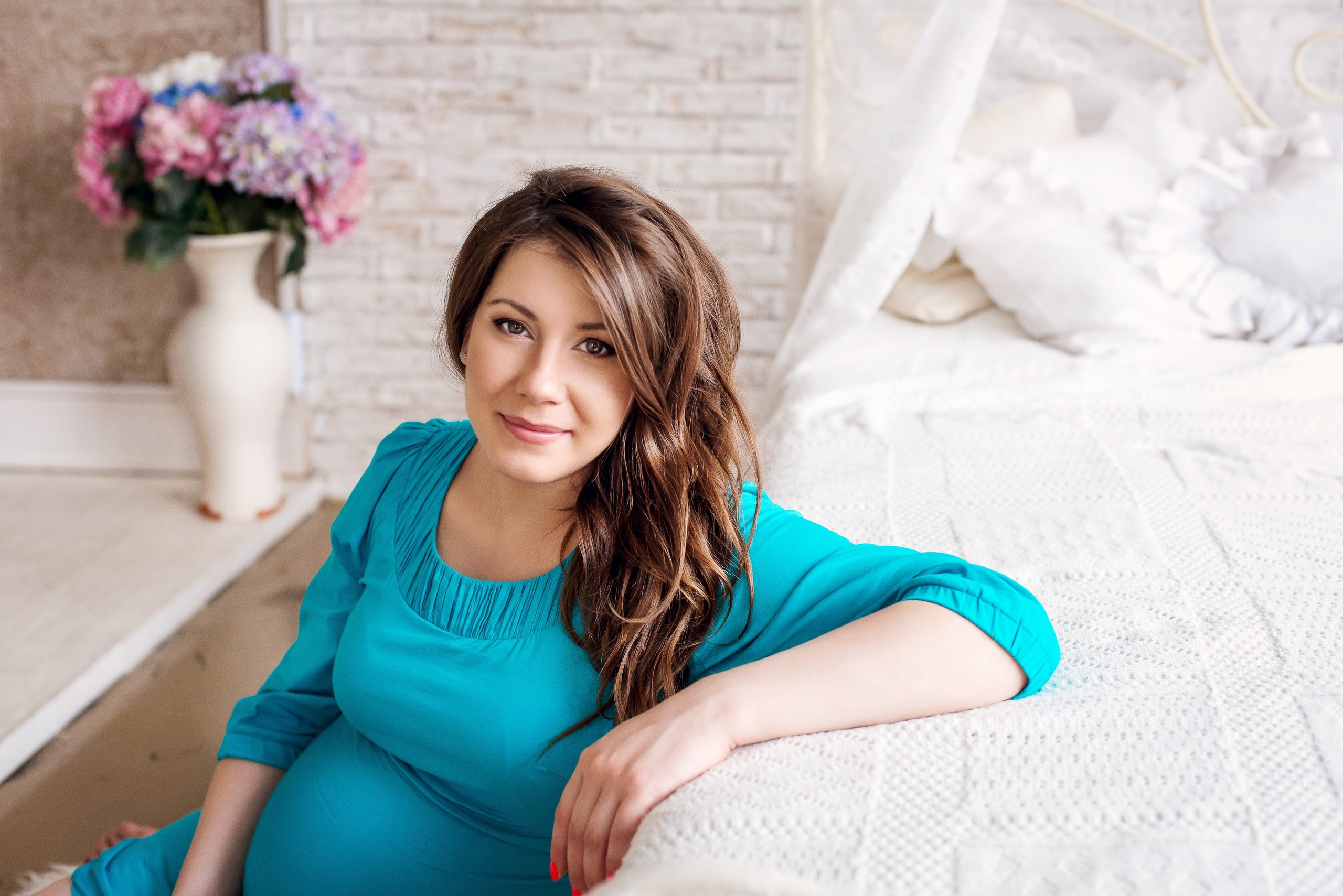 Pregnancy photo shooting. Wedding and Family Photographer in Slovenia