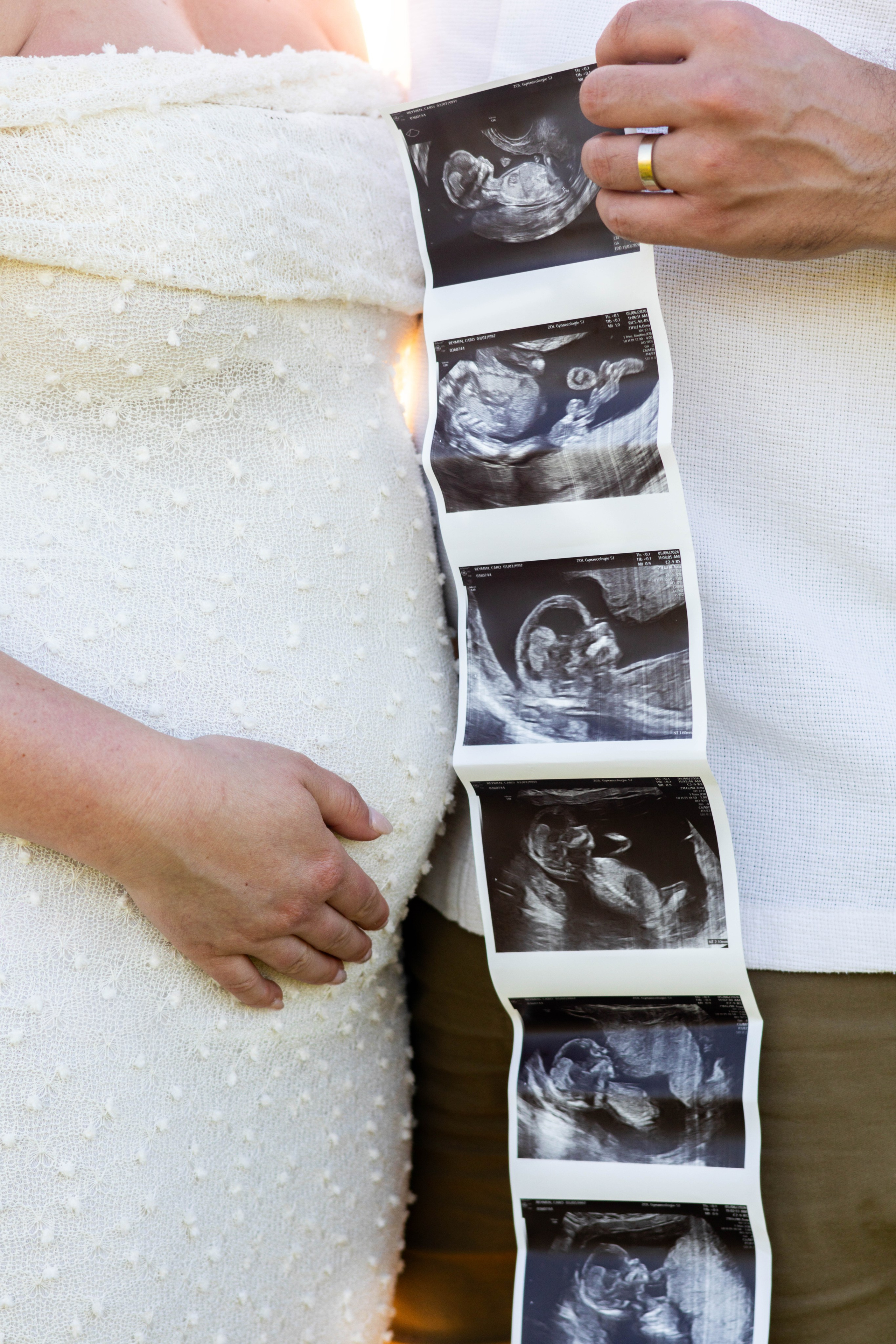Zwangerschapsaankondiging. Zwangerschapsfotografie, newborn, gezinnen, branding, liefde én geboortefotografie