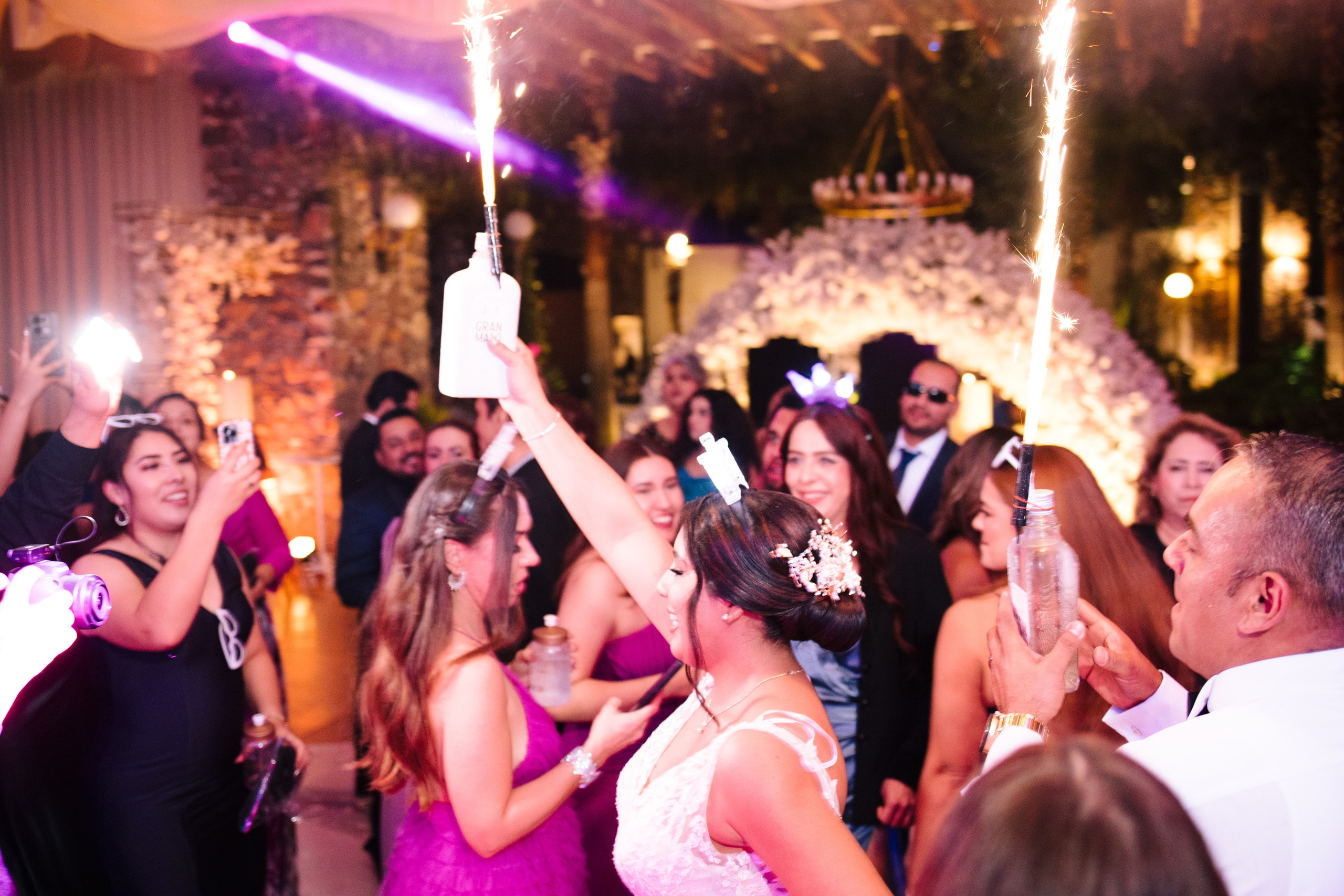 Alejandra y Salvador. Principal