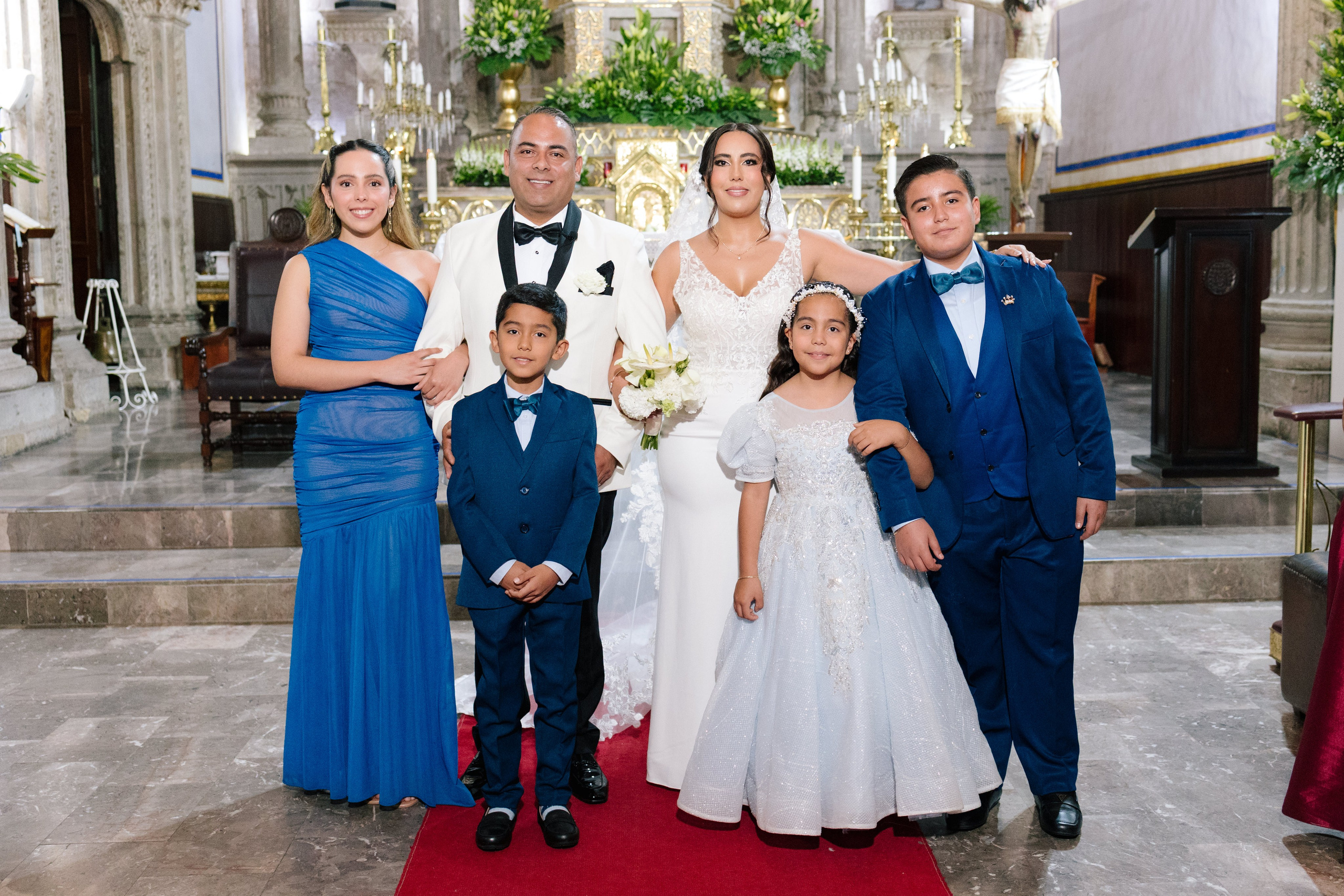 Alejandra y Salvador. Principal