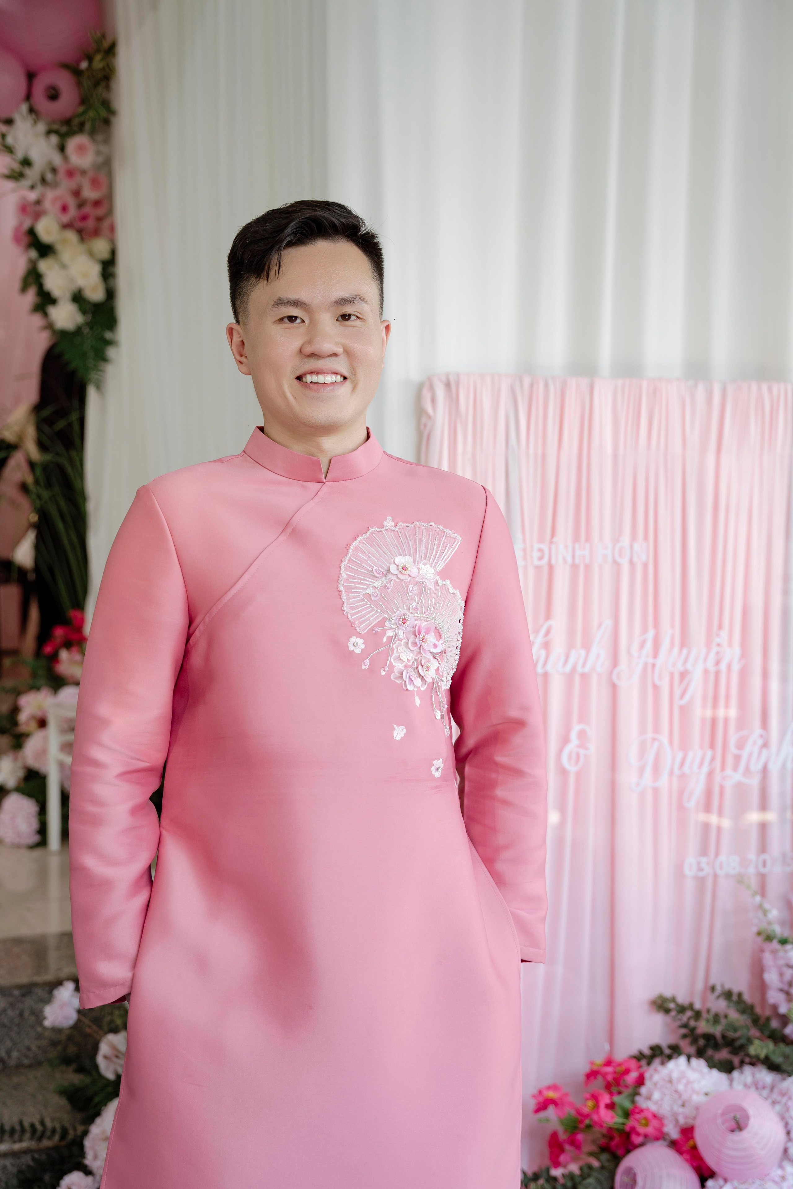 LINH & HUYEN. WEDDING PHOTOGRAPHER IN VIETNAM