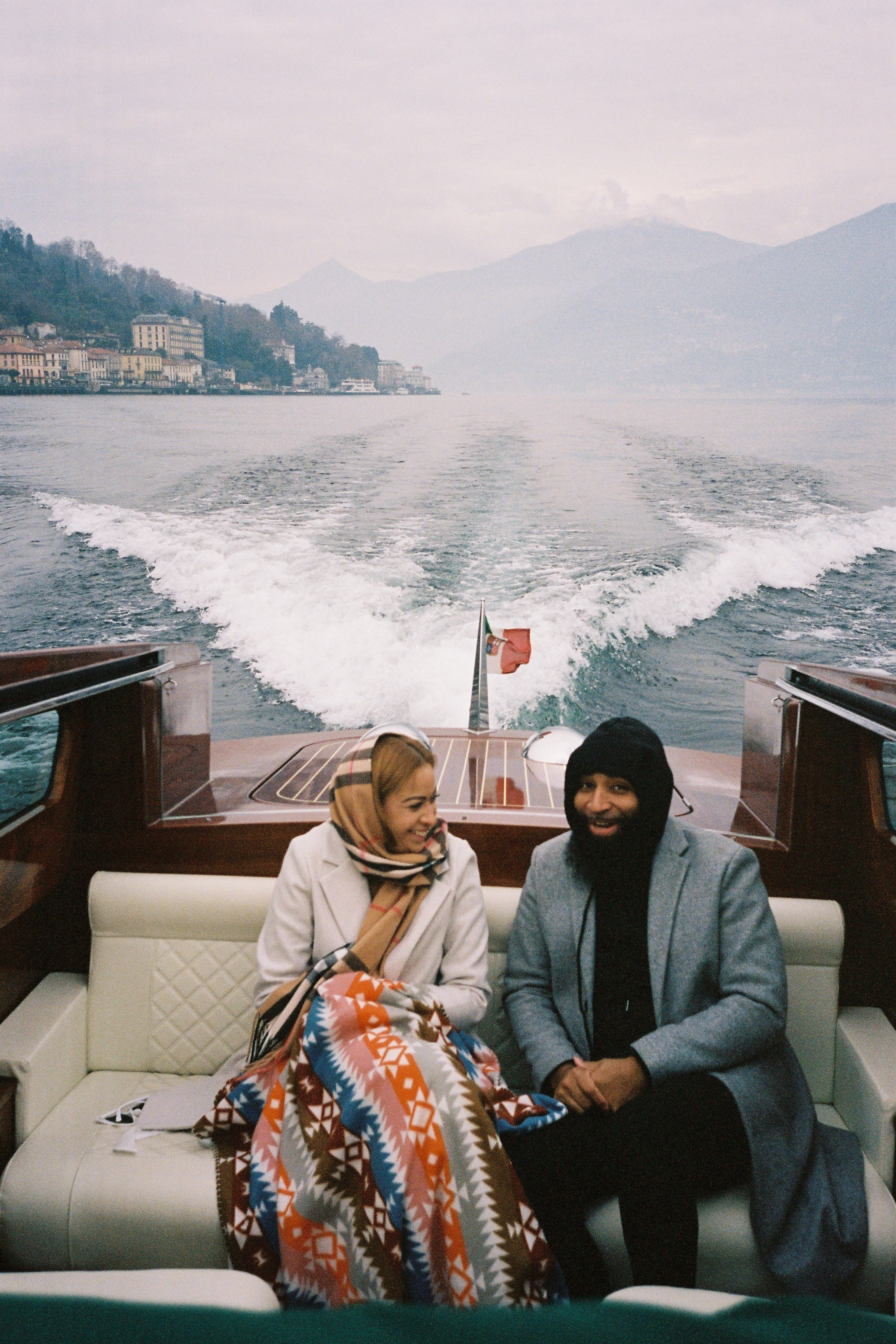 Elopment at Lake Como. Wedding photographer in Italy