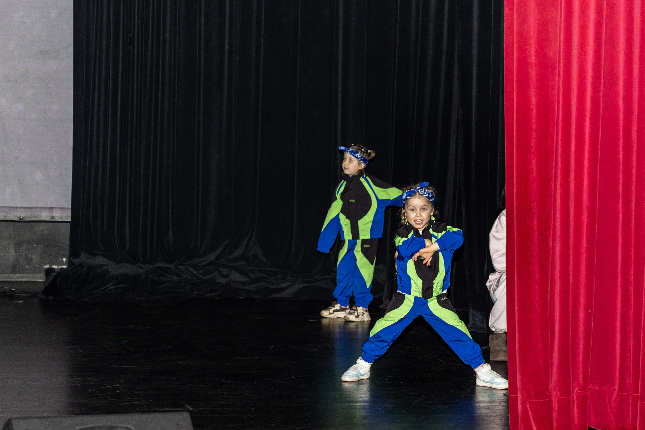 LEO DANCE SHOW WINTER 2025. Семейный и детский фотограф в Варшаве Мила Бобровская