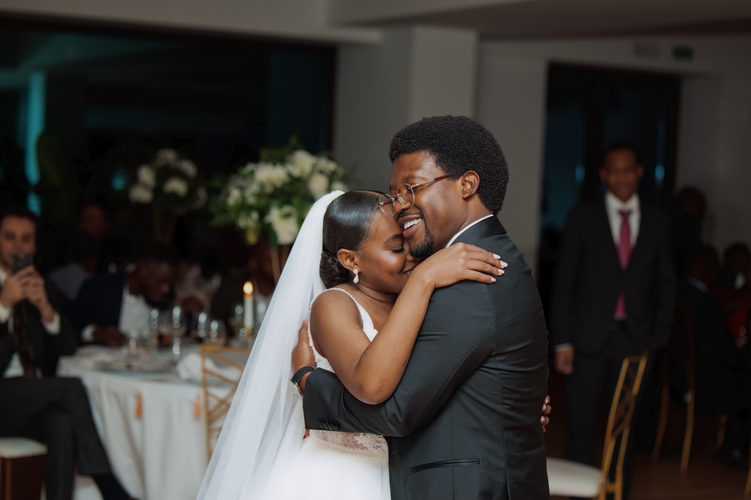 Nawik e Ethson. Fazemos o seu casamento ser lembrado por gerações