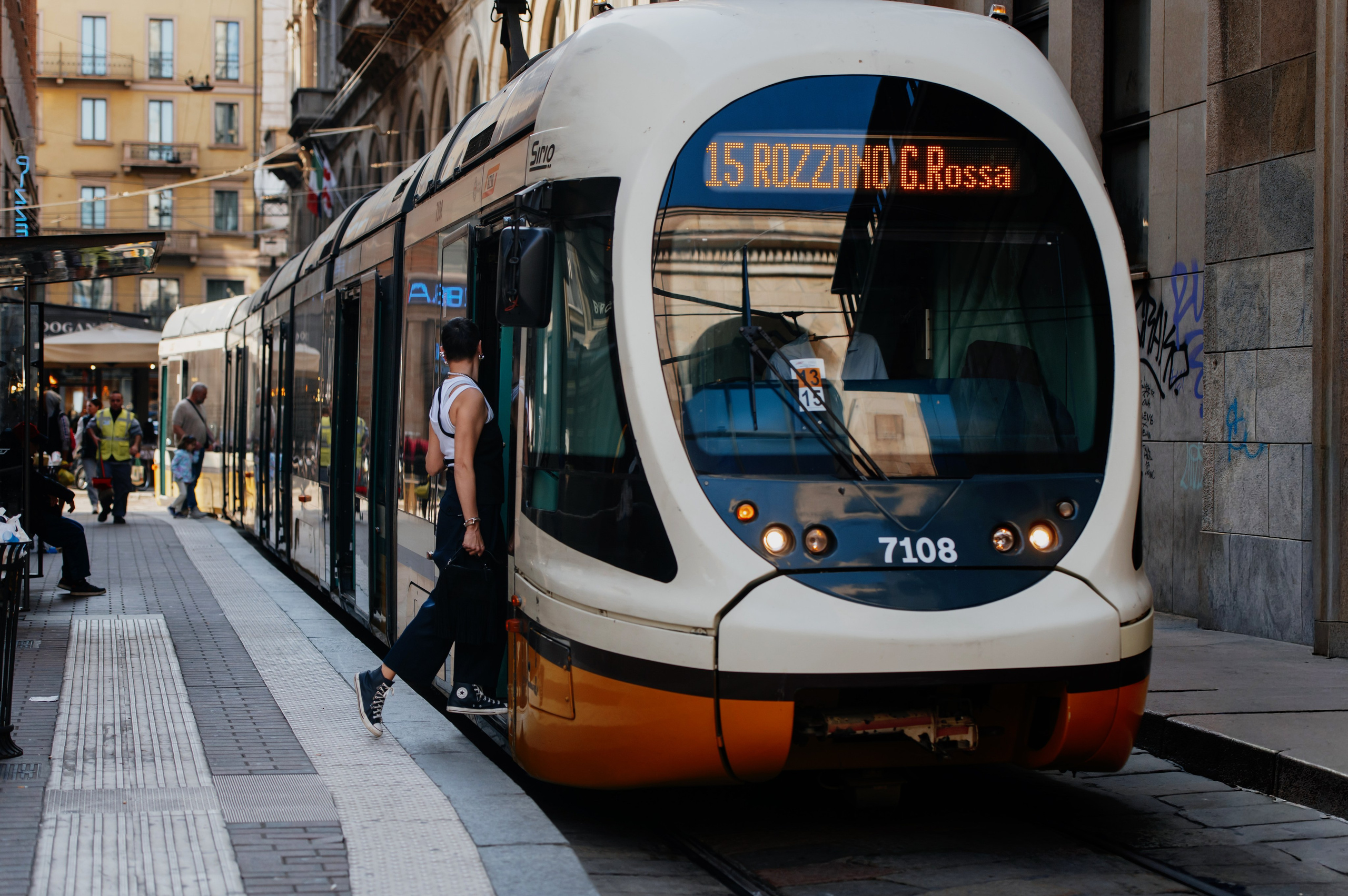 Milan, Autumn 🍂, Julia. Wedding photographer from Moldova Alexey Chipchiu