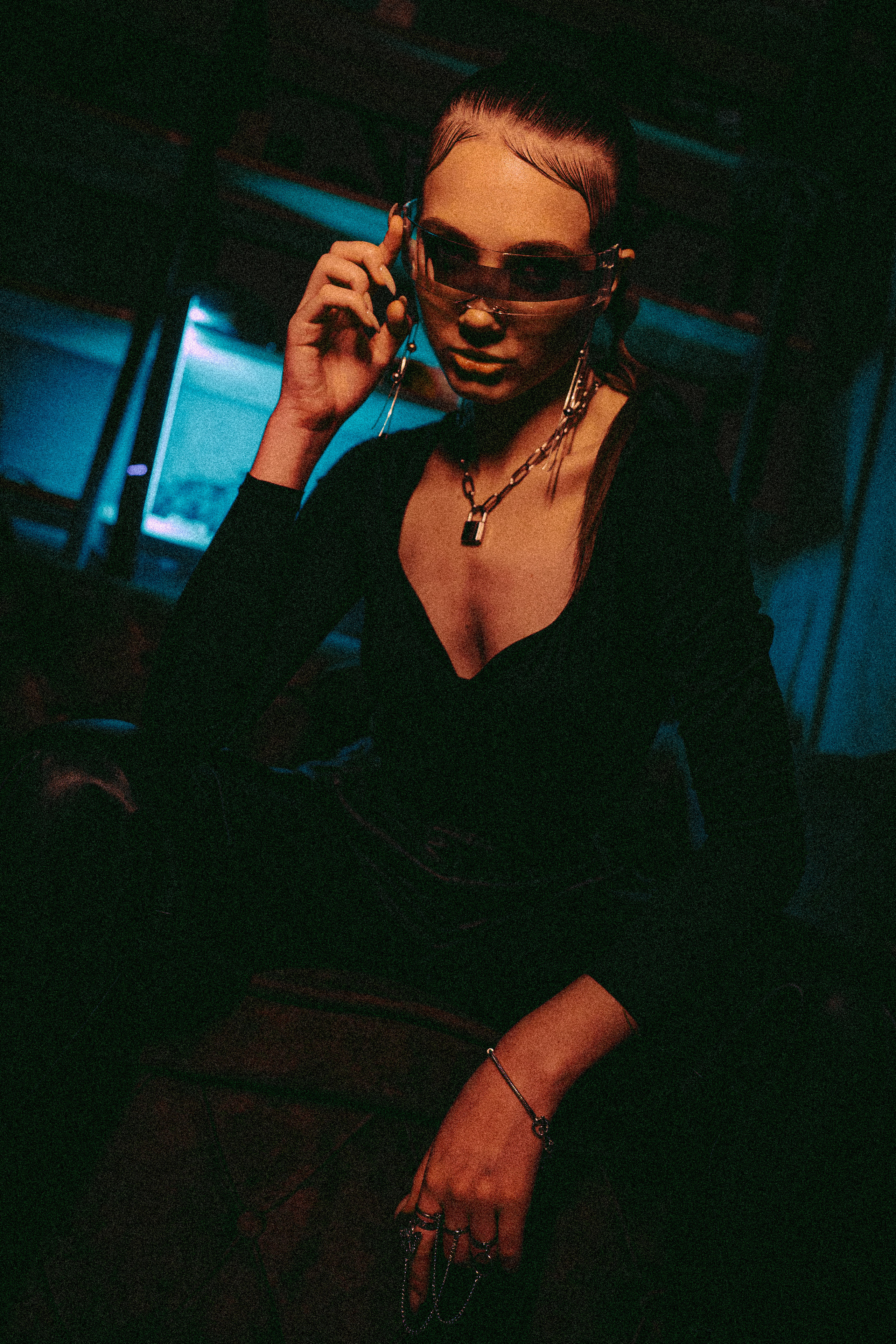 Ksenia — Neon lights. Георгий Намазов | Фотограф в Ташкенте