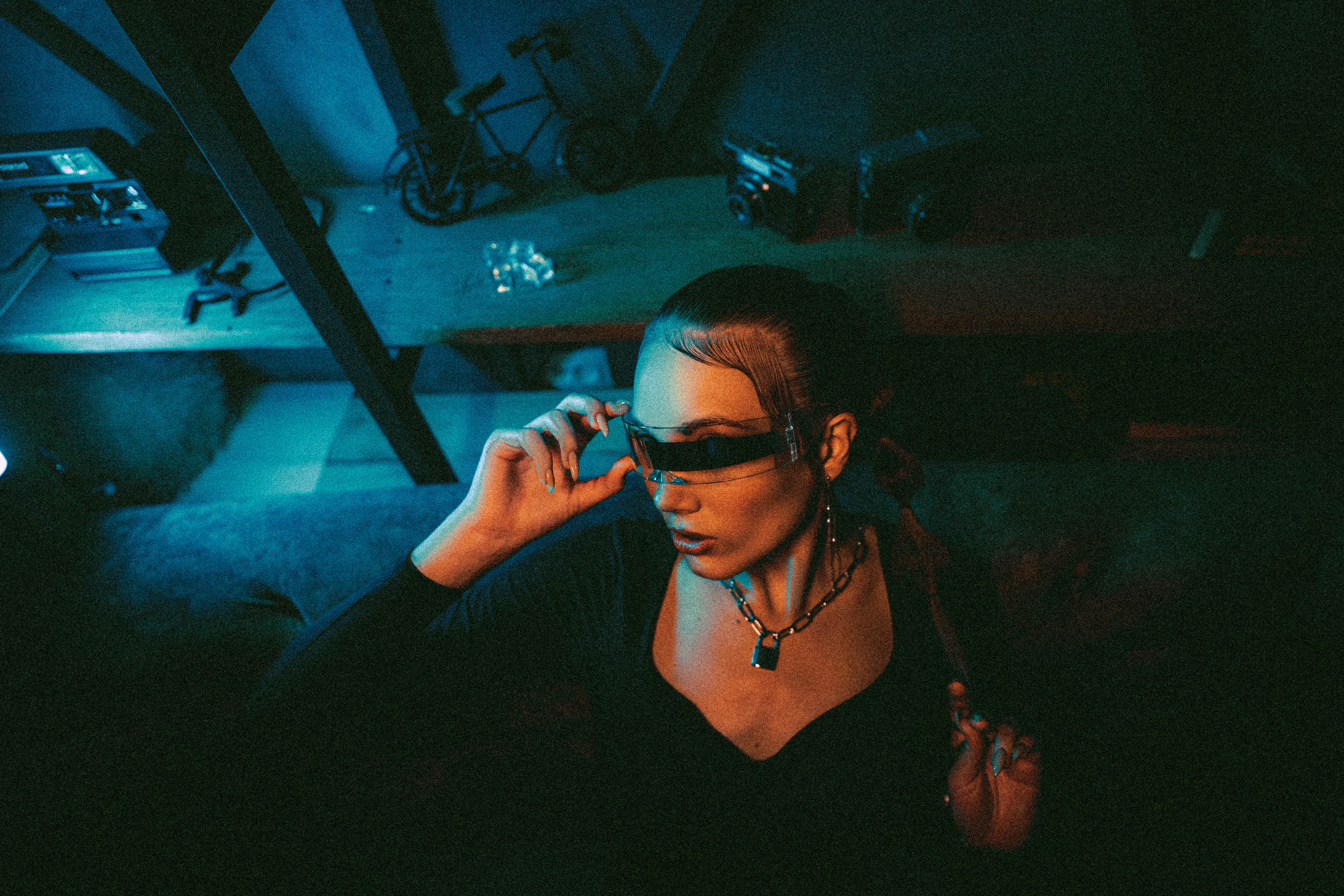 Ksenia — Neon lights. Георгий Намазов | Фотограф в Ташкенте