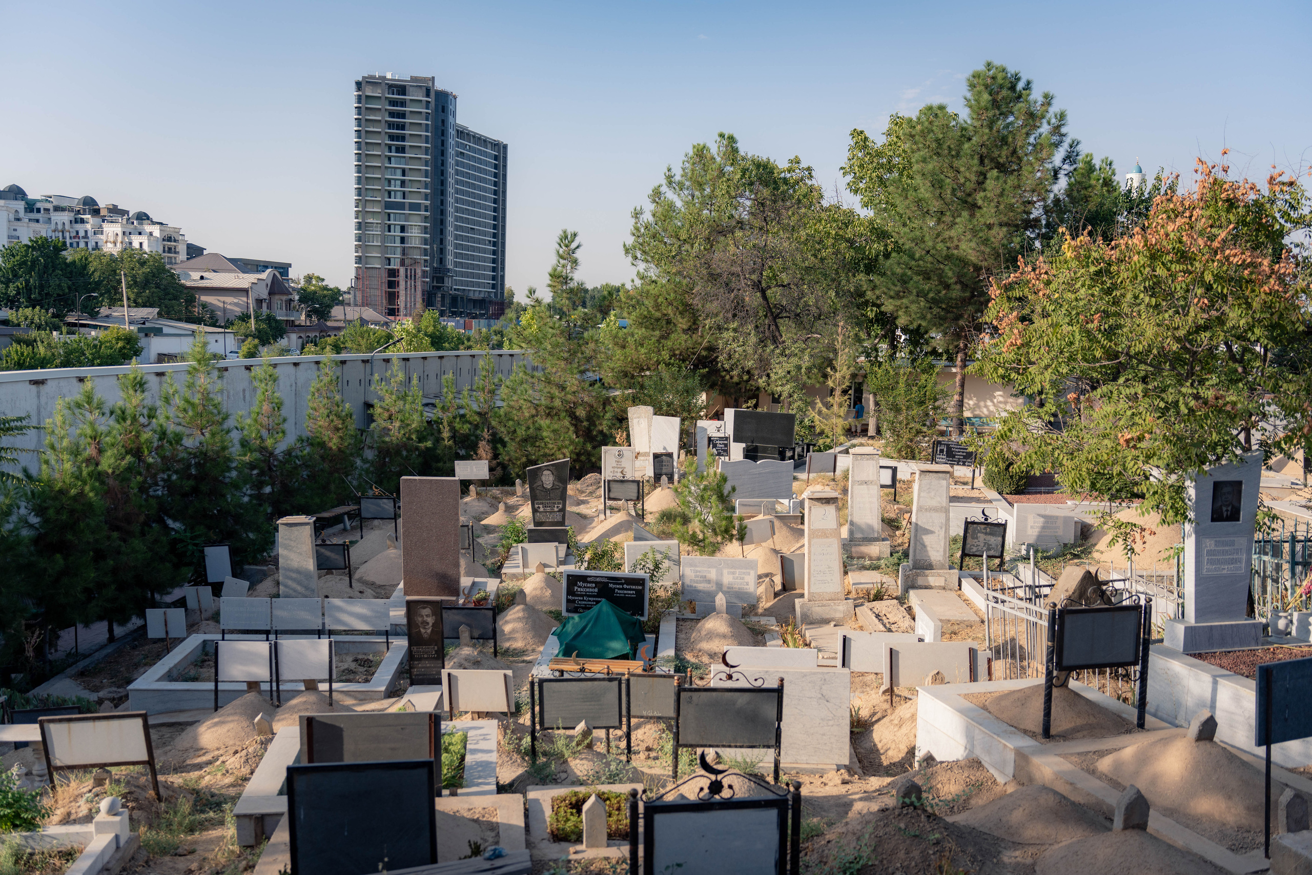 Клиент всегда мёртв: профессия — могильщик. Георгий Намазов | Фотограф в Ташкенте