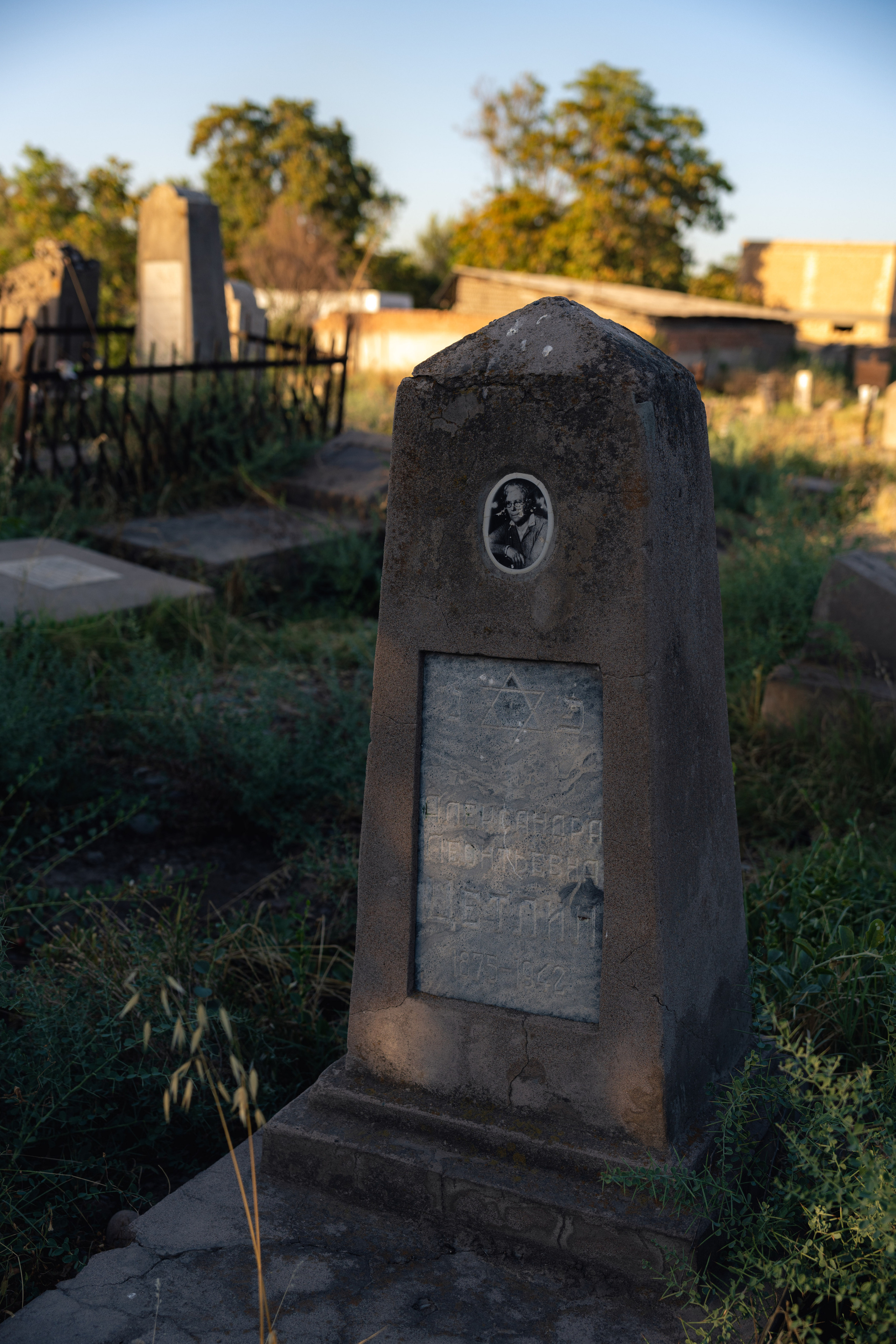 Клиент всегда мёртв: профессия — могильщик. Георгий Намазов | Фотограф в Ташкенте