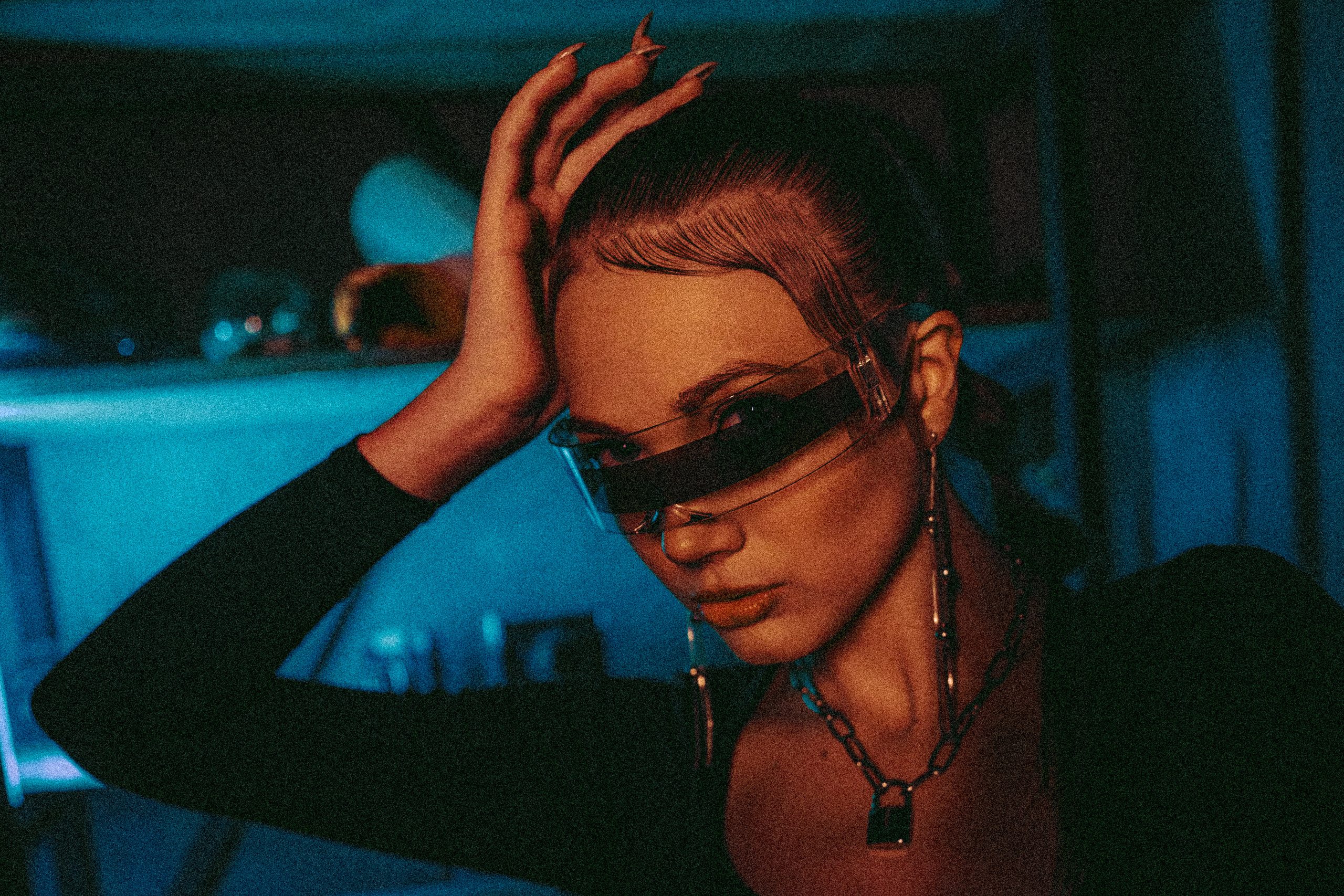 Ksenia — Neon lights. Георгий Намазов | Фотограф в Ташкенте